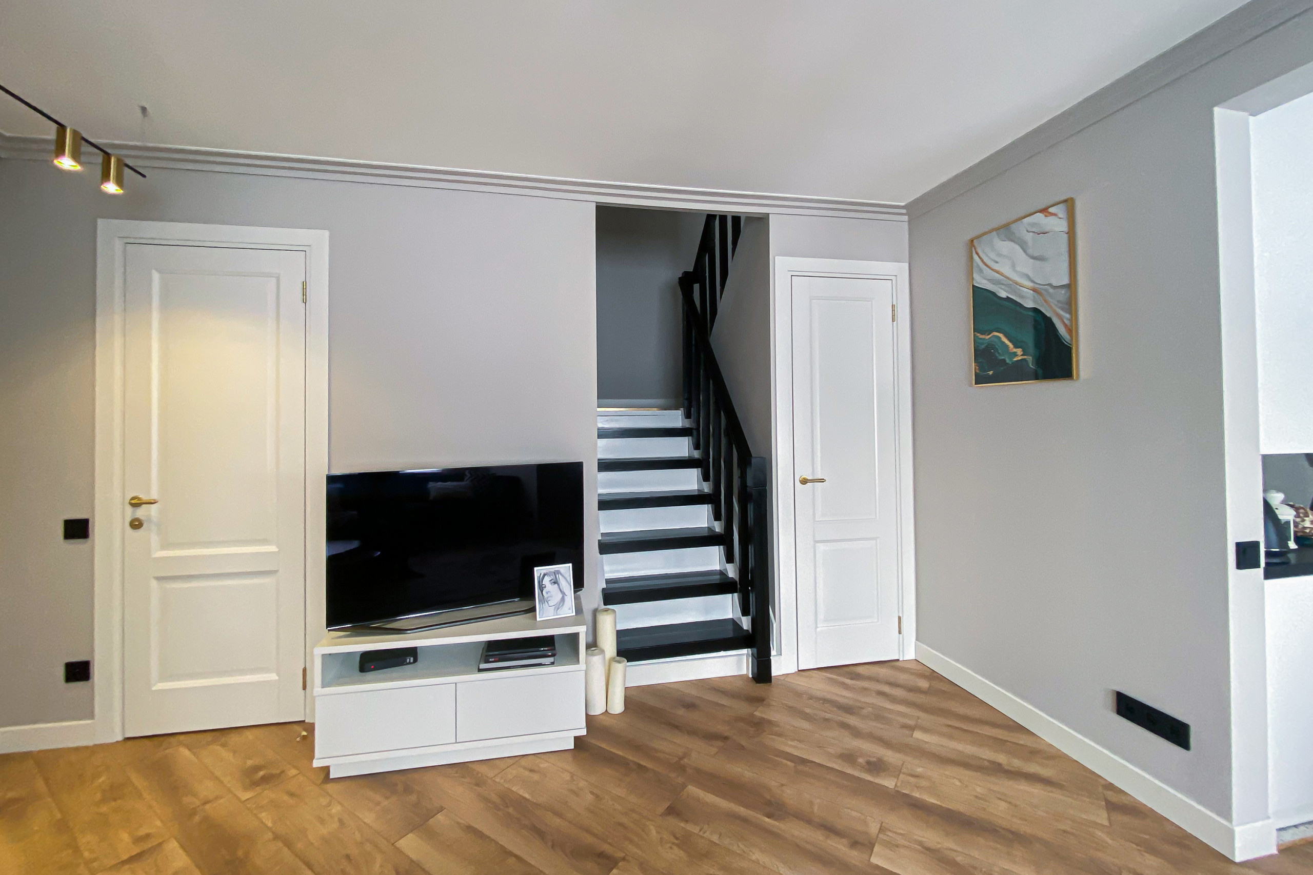 До и после: Таунхаус с гардеробной на месте кабинета