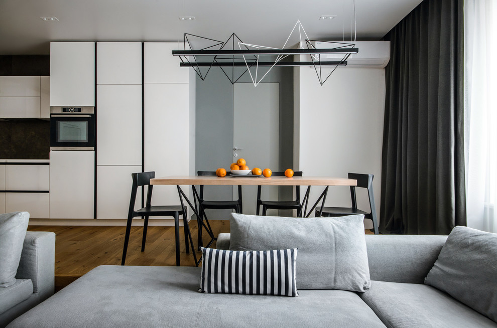 Как правильно: Перенос кухни в комнату или коридор