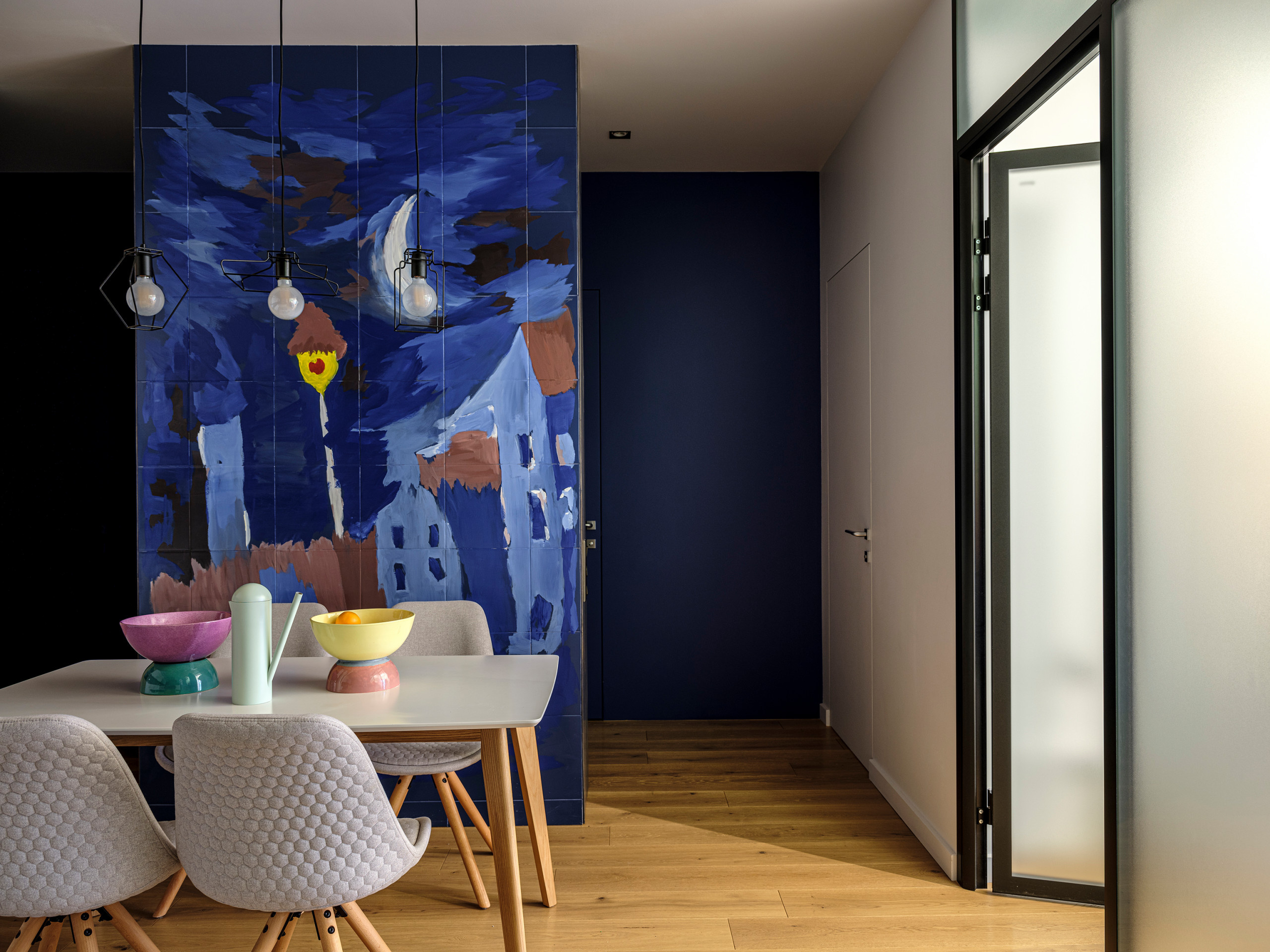 Houzz тур: Квартира для семьи — с рисунками сына на стенах