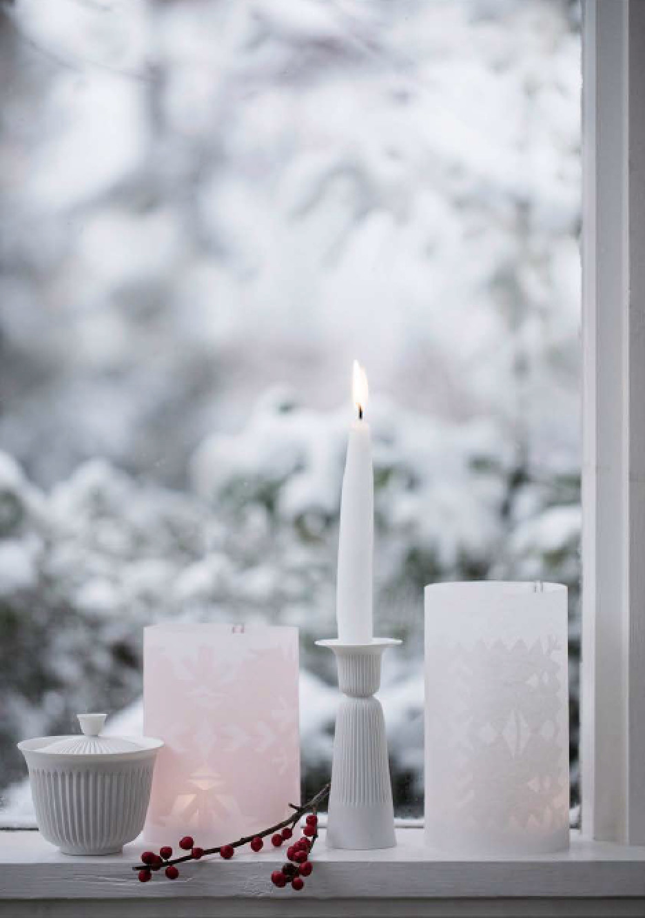 Просто фото: 18 идей украшения окон к Новому году