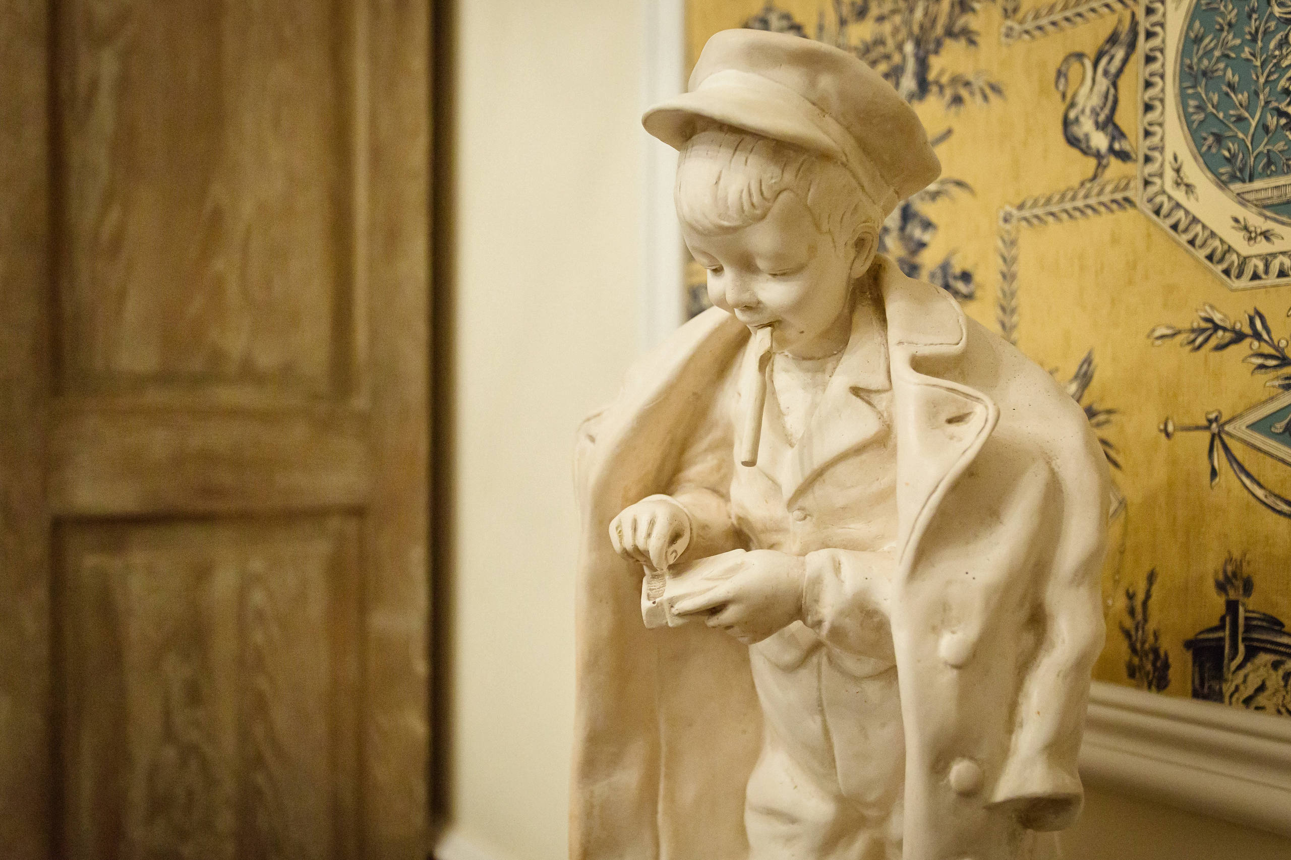 Как правильно: Убрать запах дыма, если вы курите в квартире