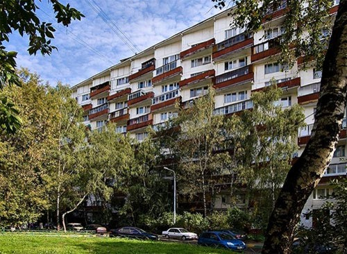 Перепланировка: Как жить в красивом типовом доме серии II-68-04