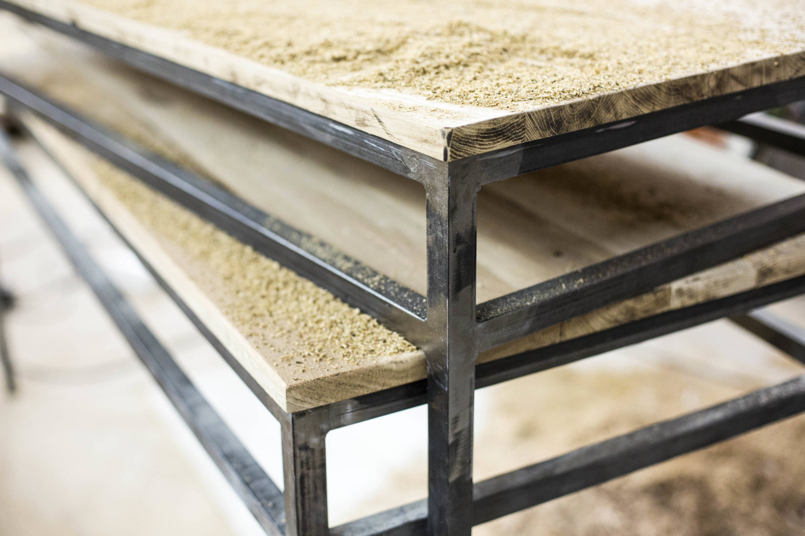 Портрет: Естественная красота древесины в мебели «Д Дерево»