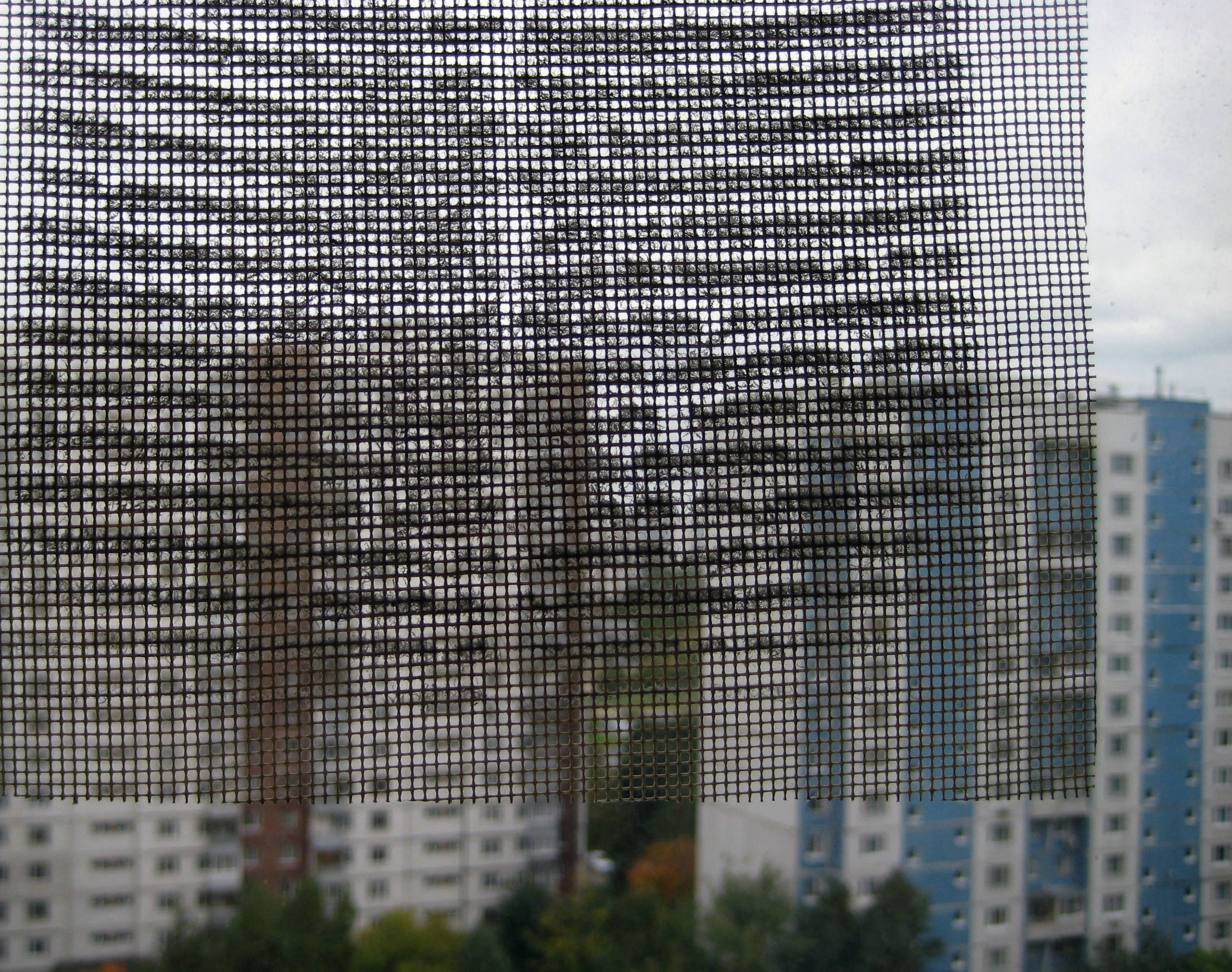 Москитная сетка: Какая нужна вам — в городе и на даче