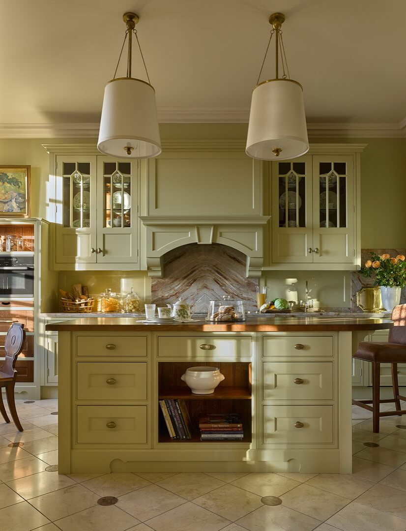 Houzz тур: Классический интерьер в современном жилом комплексе