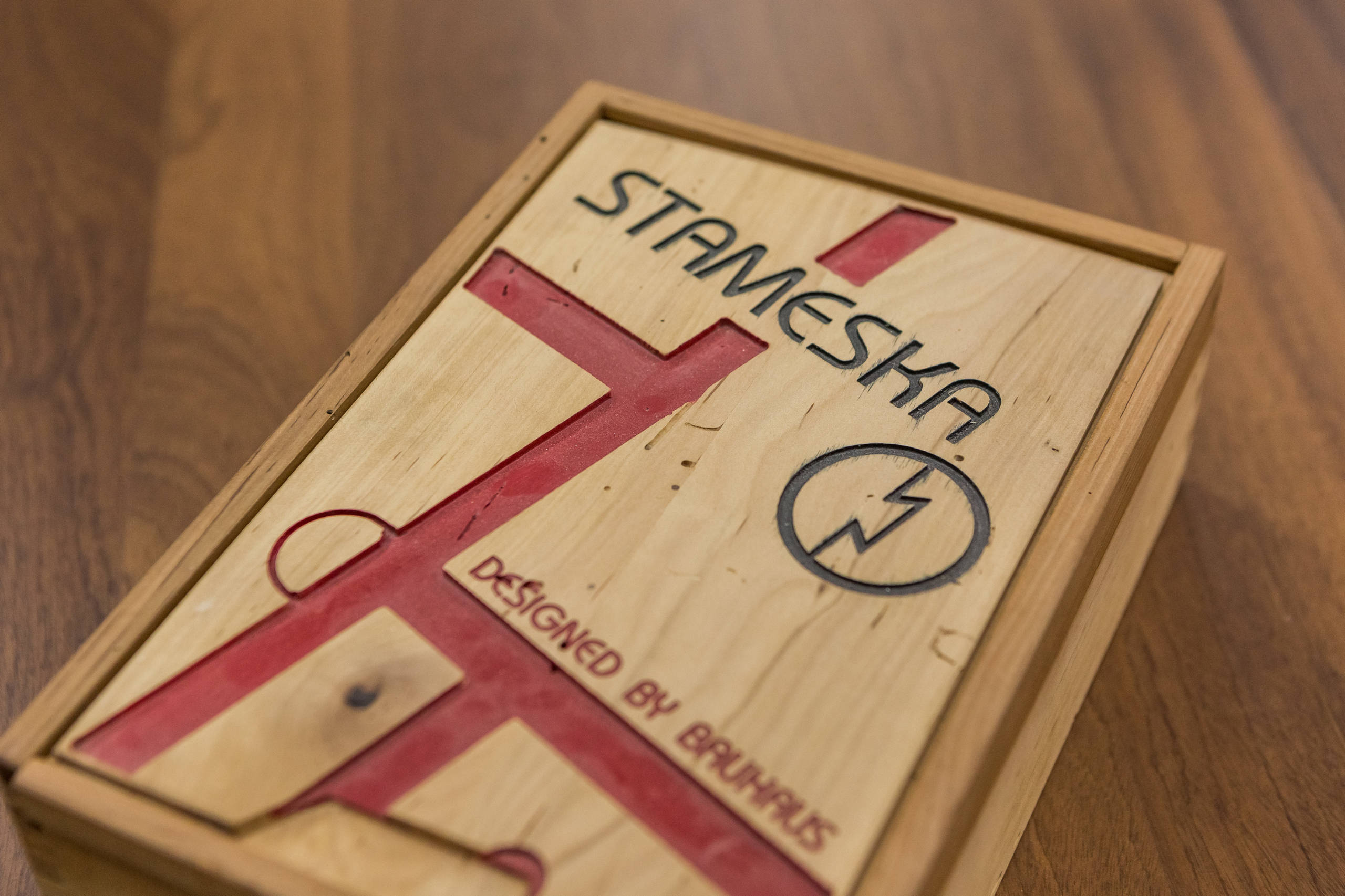 Портрет: Деревянная мебель от мастерской Stameska