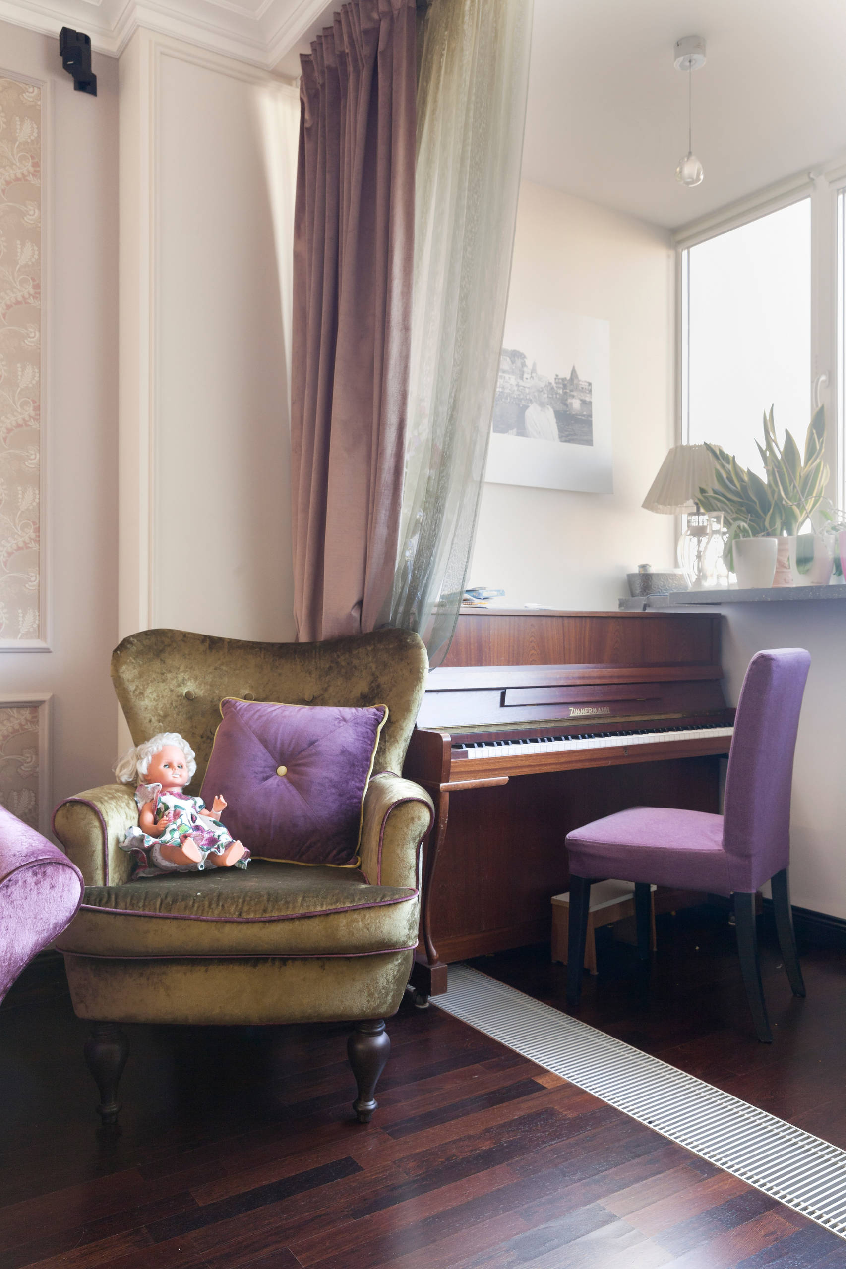 В гостях: Квартира «в цветочек» для семьи модельера