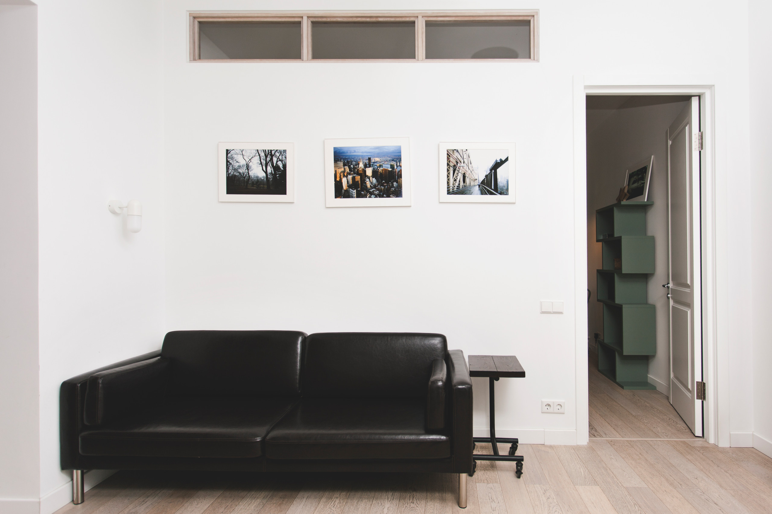 В гостях: Московская квартира со старинными часами и совами