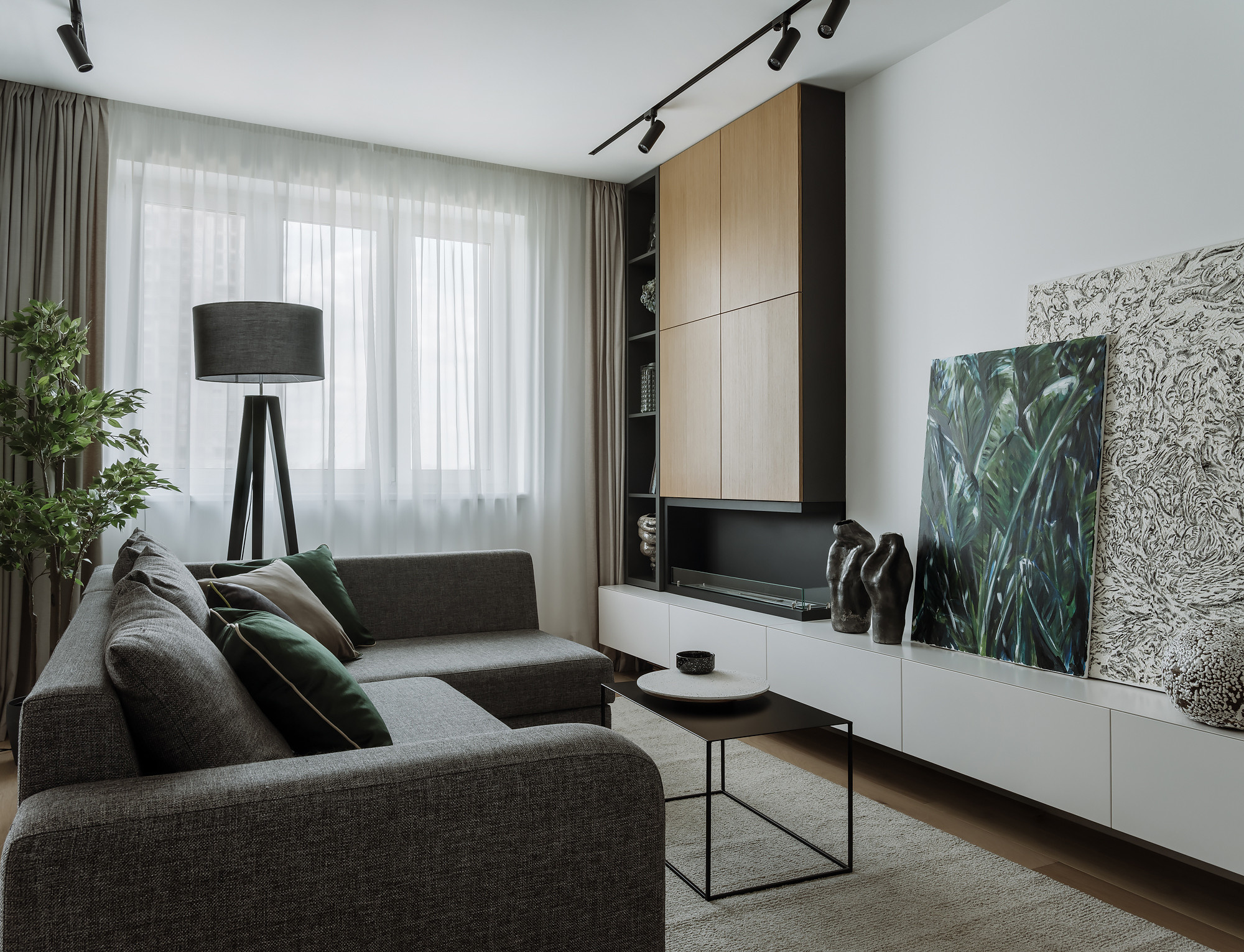 Houzz тур: Строгая квартира для мамы с дочкой