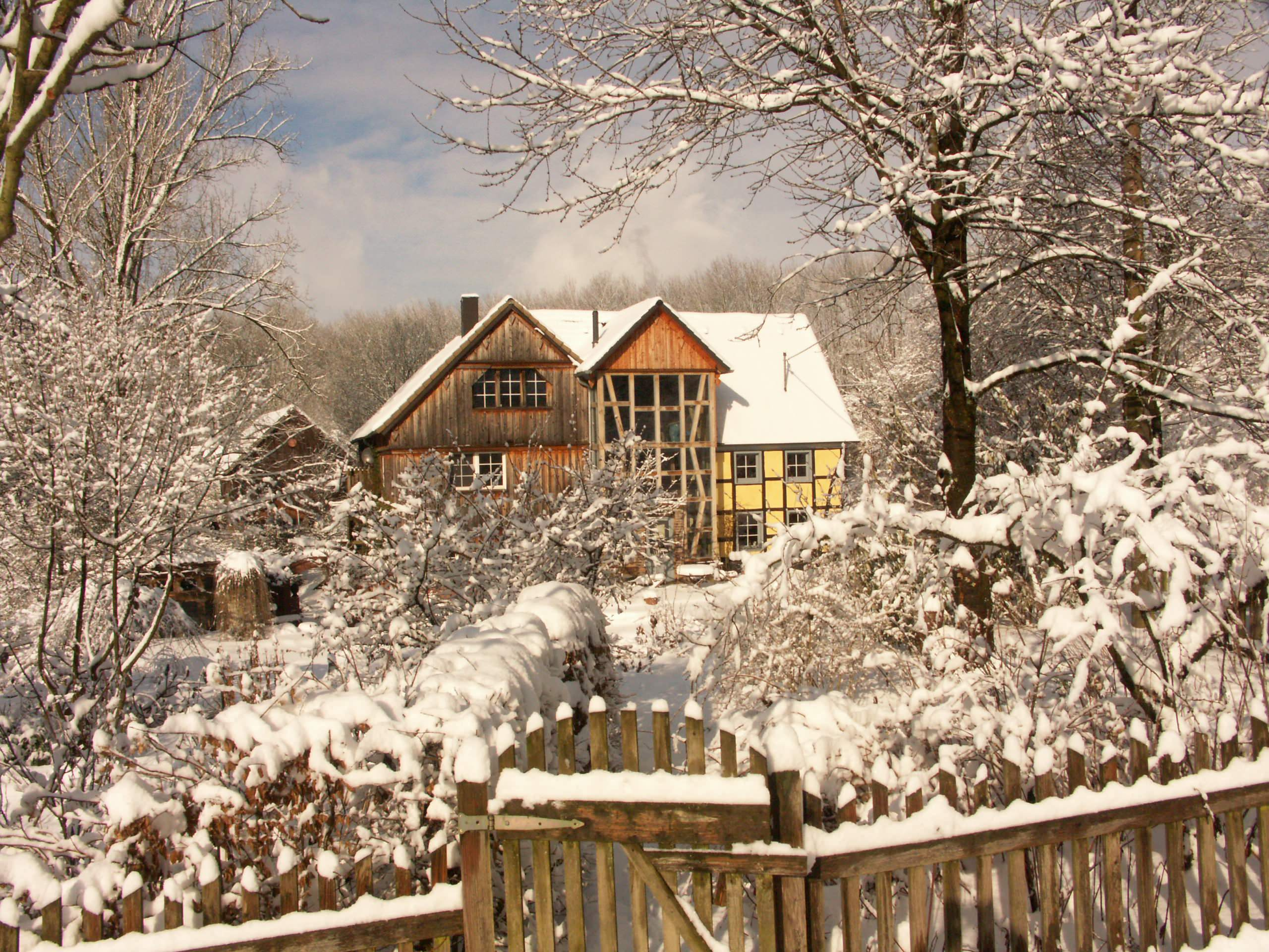 Вопрос: Как пережить сезонную депрессию за городом