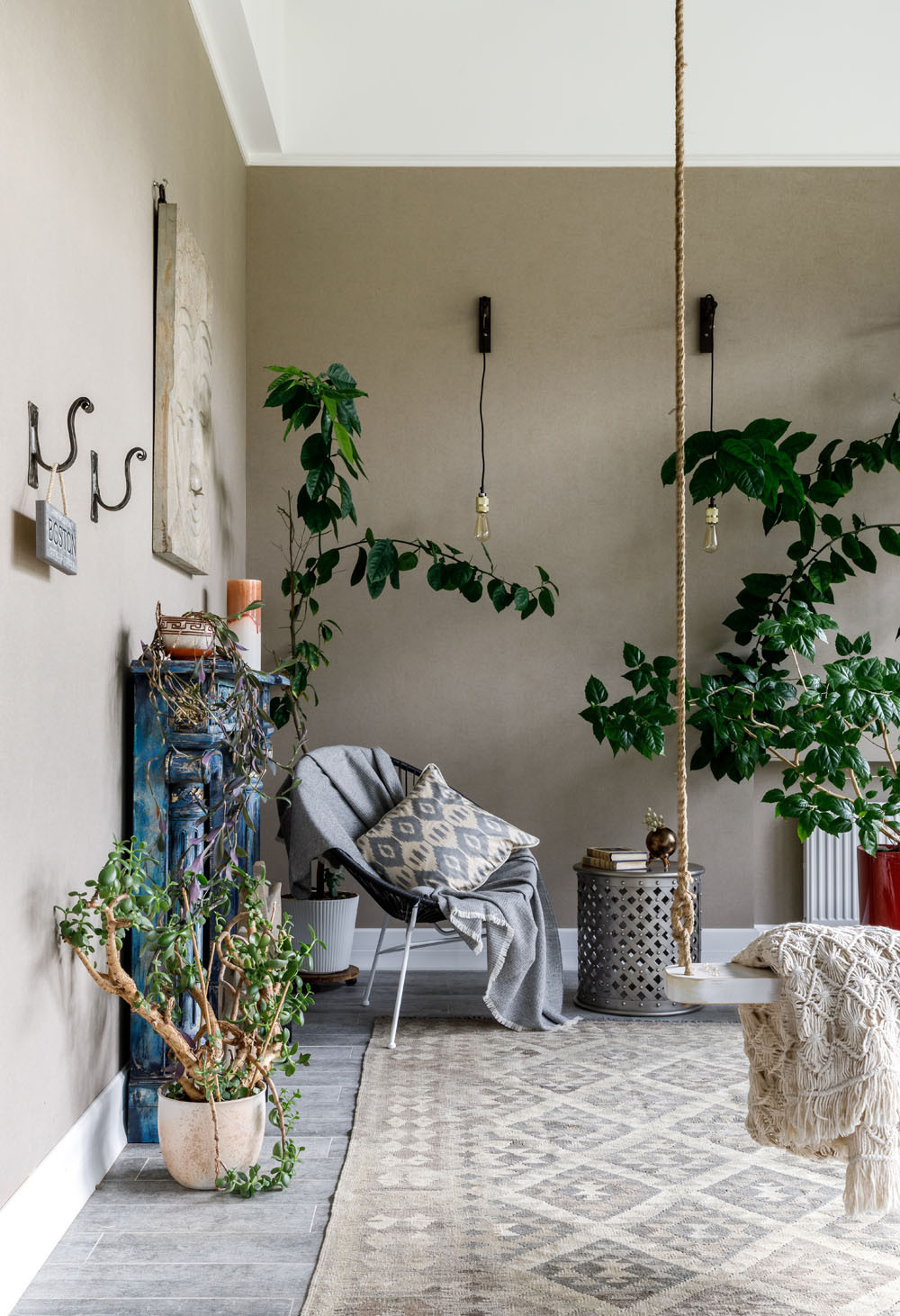 В гостях: дом в Лесном Городке, где интерьер собирали по крупицам