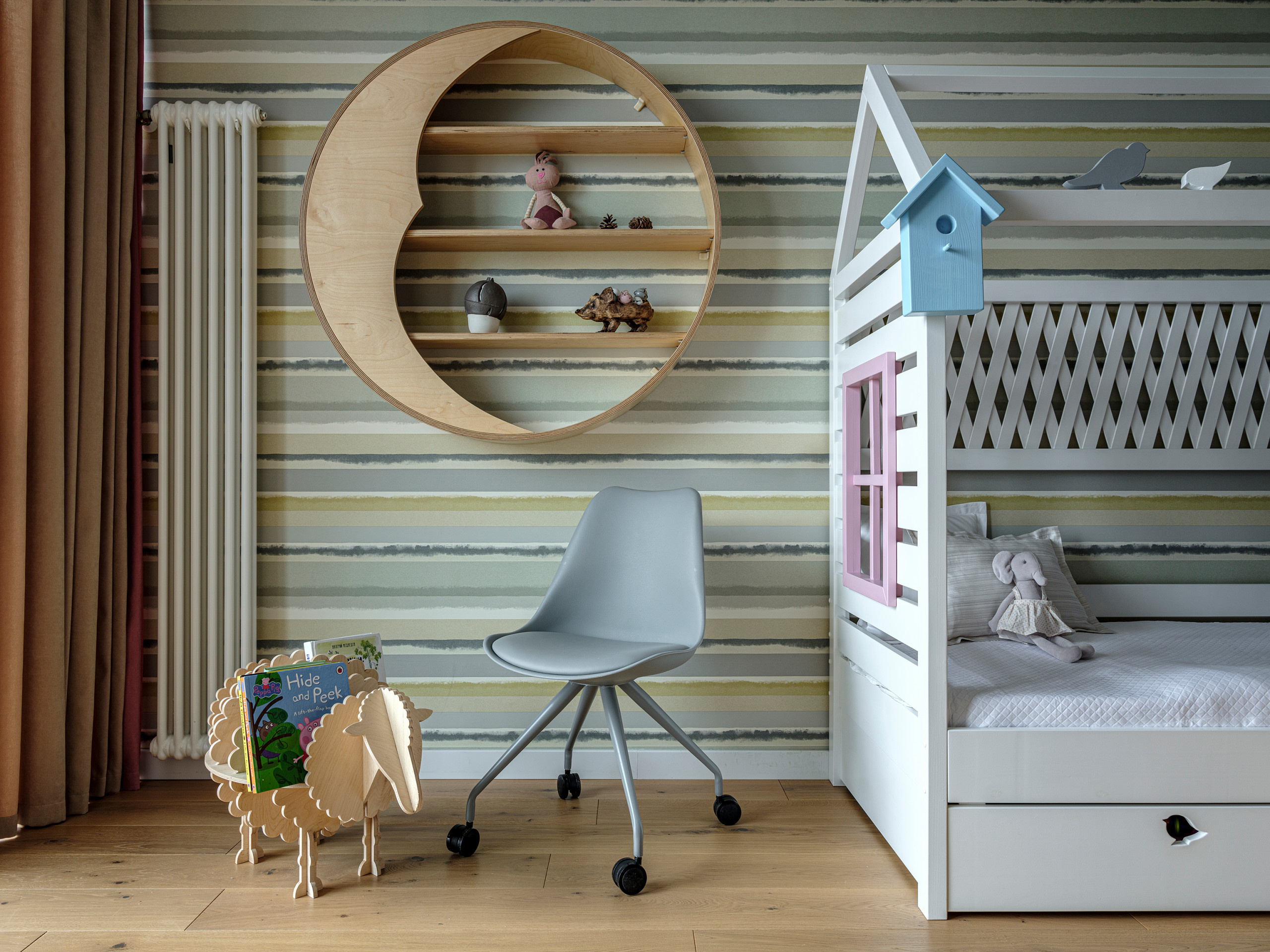 Houzz тур: Квартира для семьи — с рисунками сына на стенах