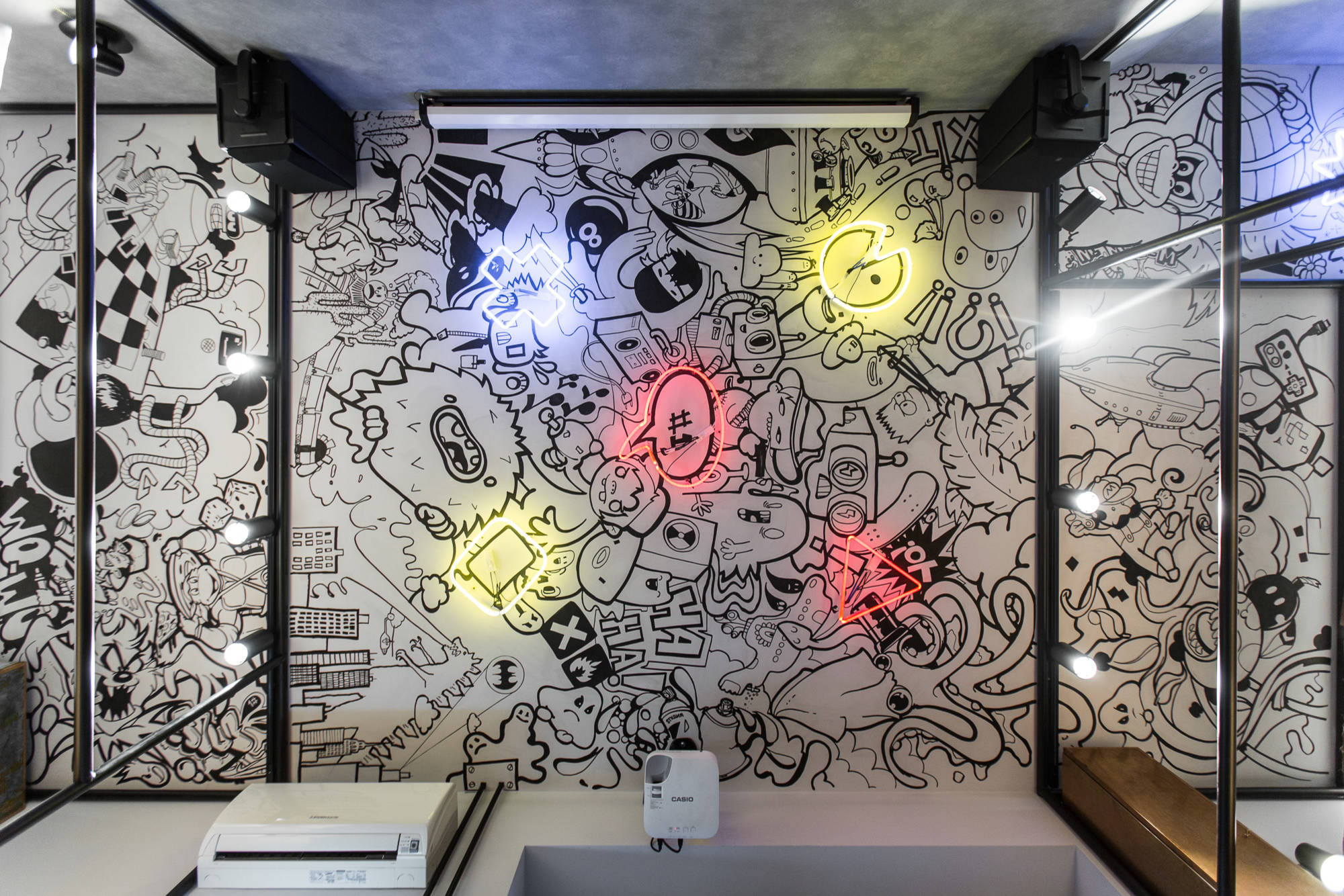 Фотоохота: 41 способ украсить интерьер... потолком