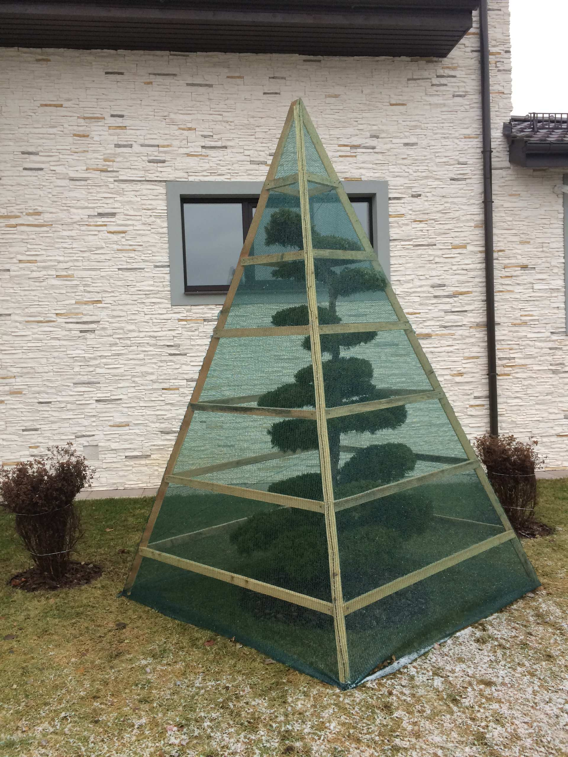 Как правильно: Решить проблему снега на участке