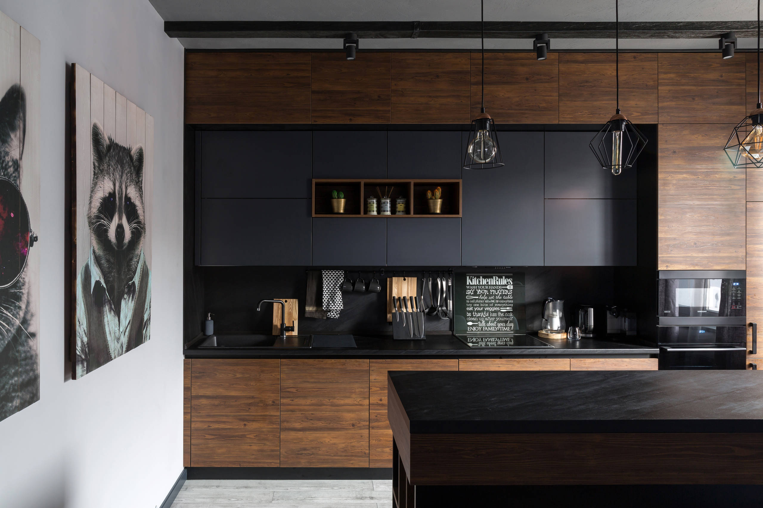 Просто фото: 15 кухонь с нишами и выемками по фасаду