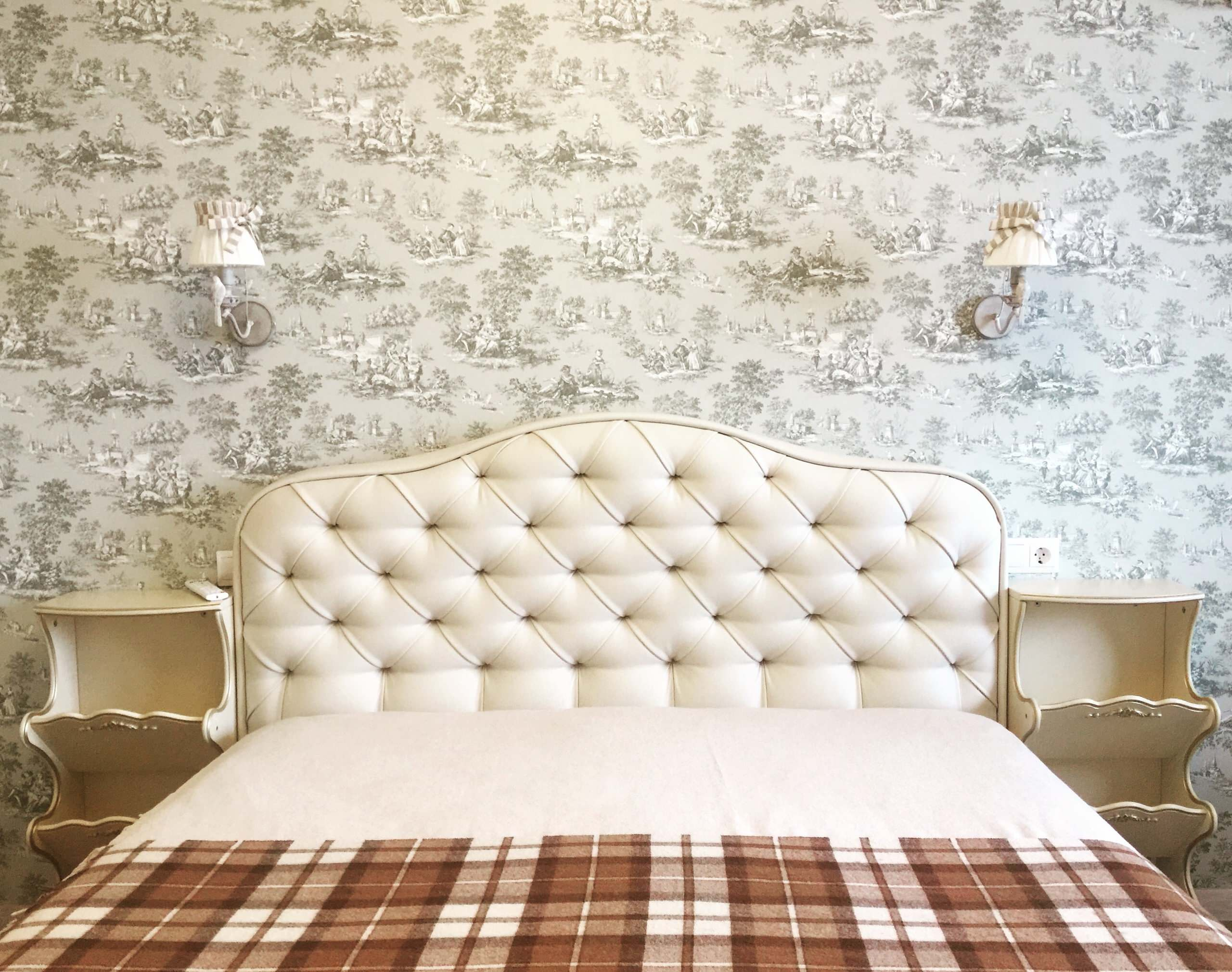 Инструкция Houzz: Как клеить обои