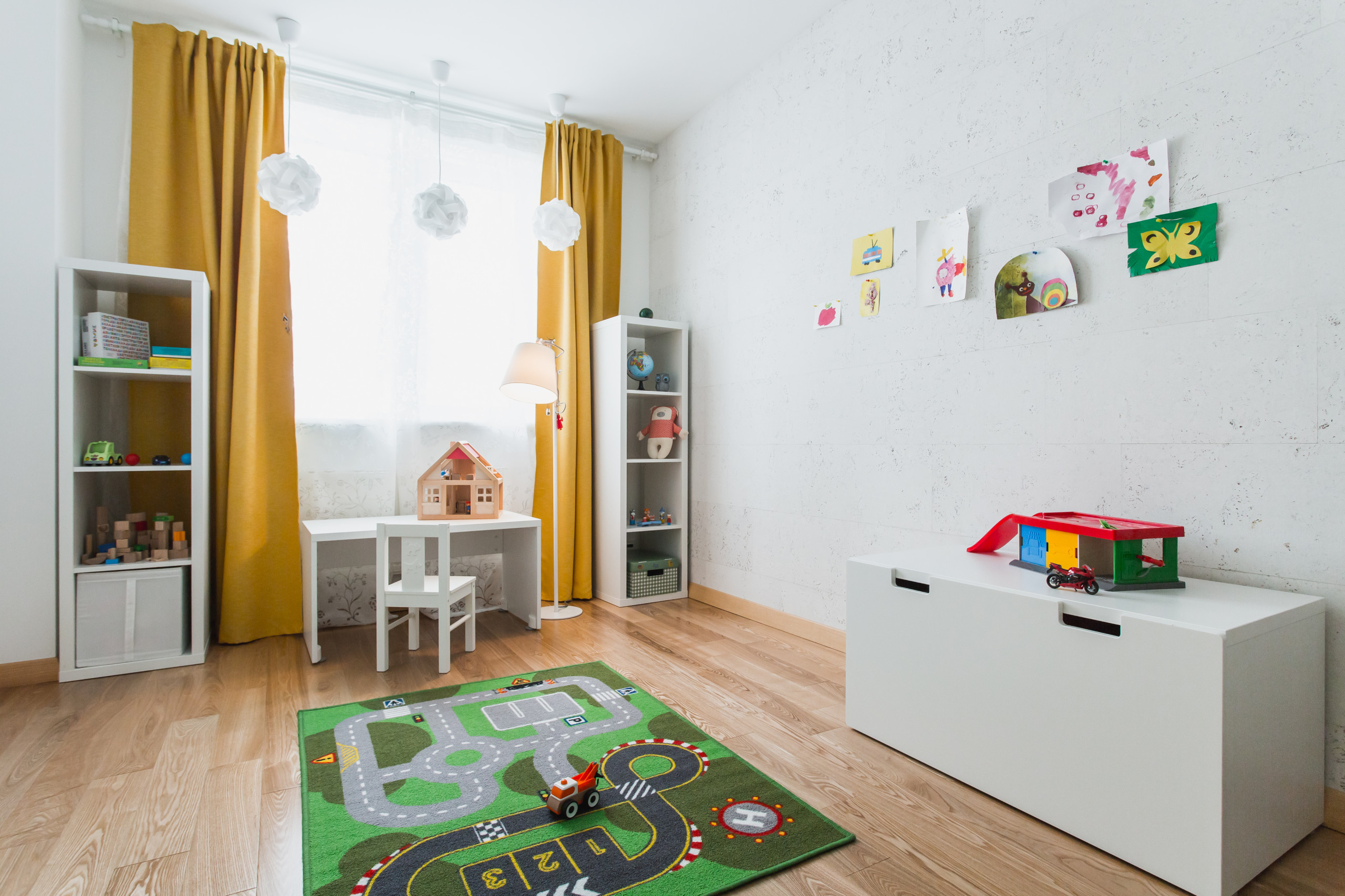 В гостях: Трехкомнатная квартира с умной планировкой и амбарной дверью