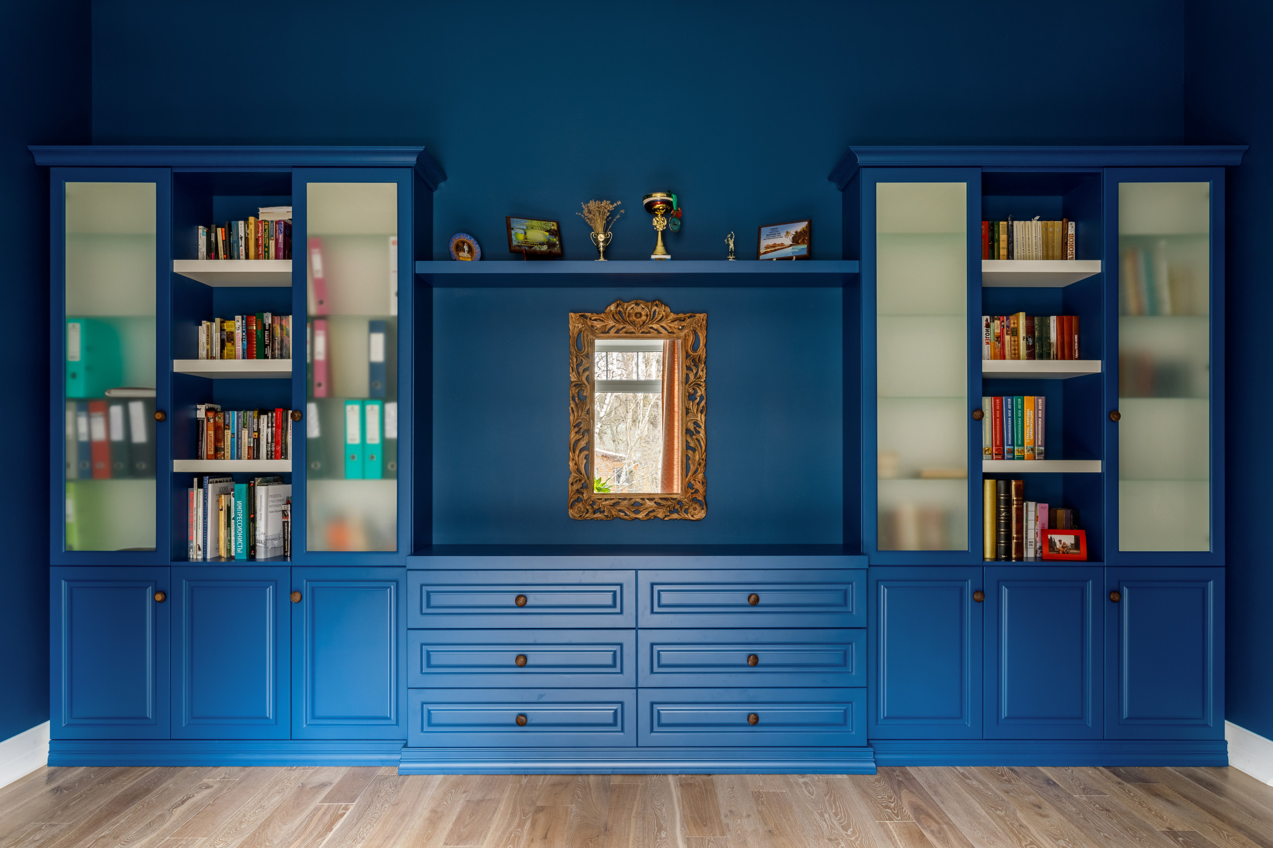 В гостях: дом в Лесном Городке, где интерьер собирали по крупицам