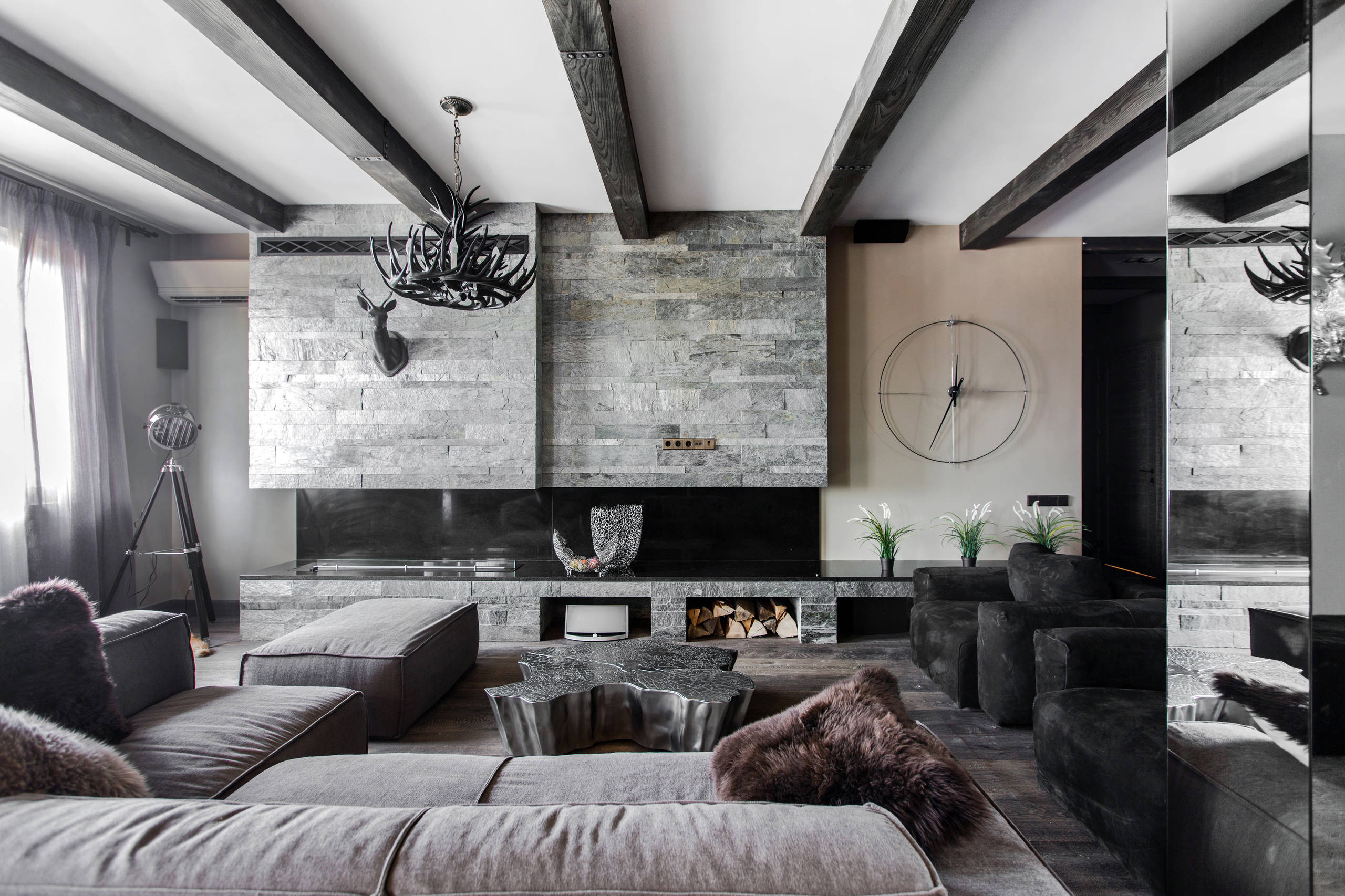 В гостях: Дом в серых тонах для бизнес-леди