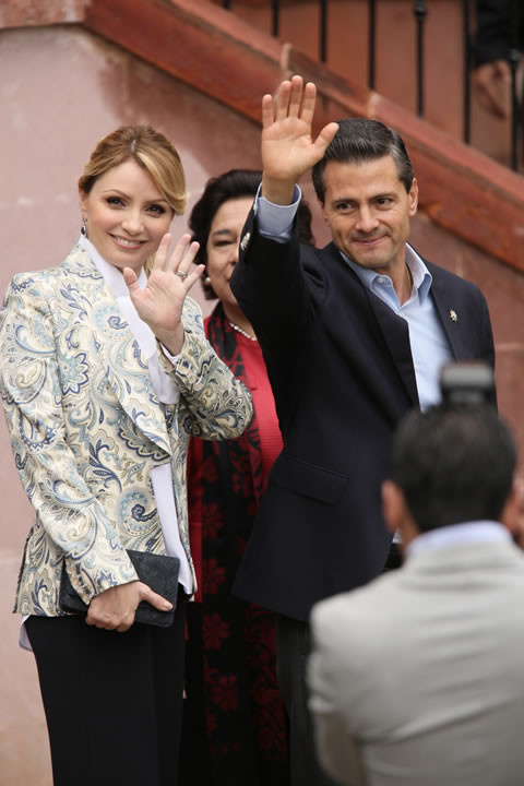 Ситец и парча: Актуальные тренды в интерьерном текстиле