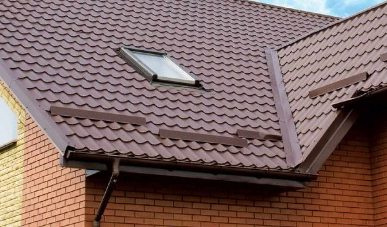 Снегозадержатели: Как избежать падения снега на голову