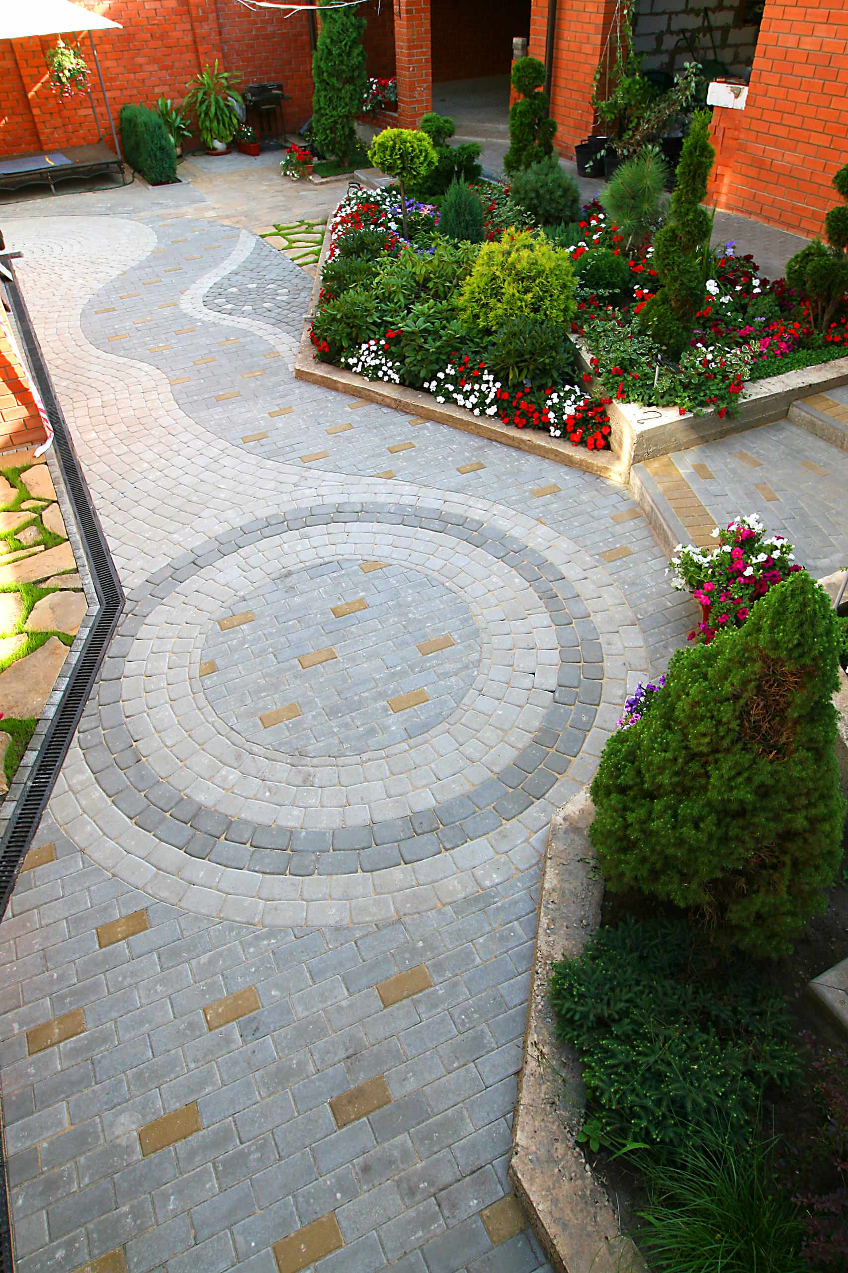 Просто фото: 26 идей для мощения и дорожек