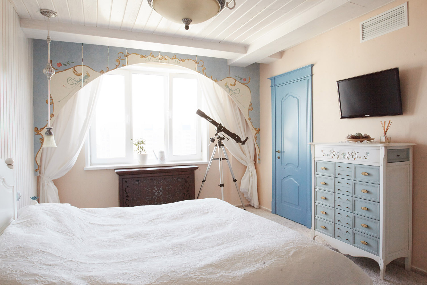 В гостях: Квартира в Екатеринбурге с настроением загородного дома