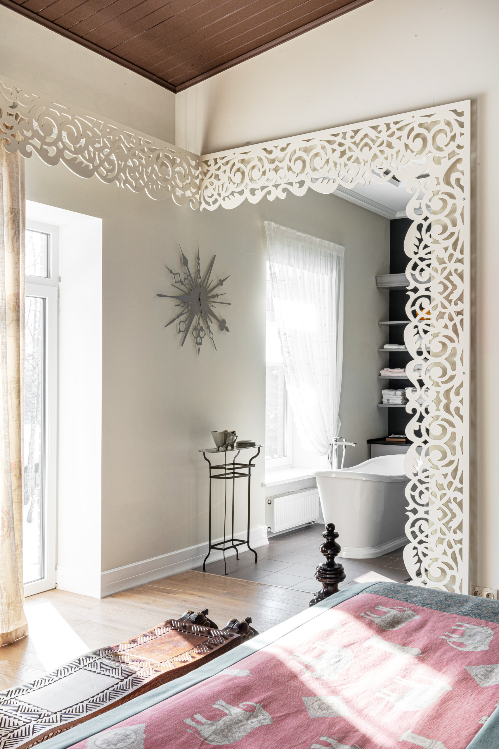 В гостях: дом в Лесном Городке, где интерьер собирали по крупицам