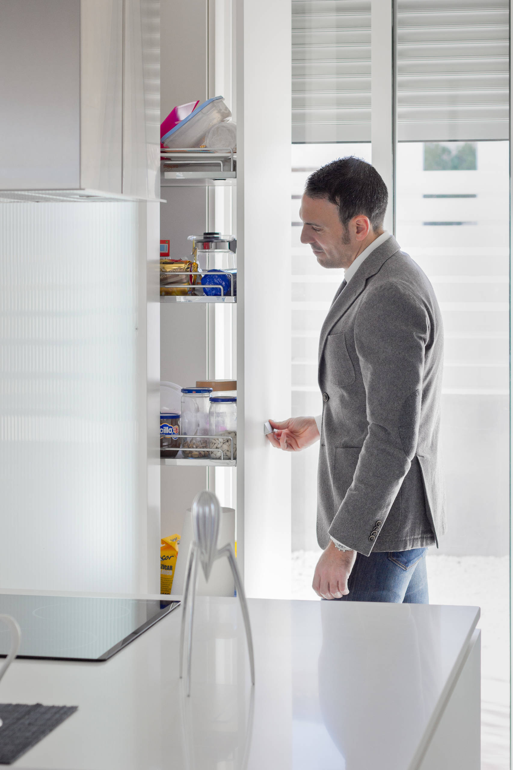 Хороший вопрос: Как купить мебель за границей