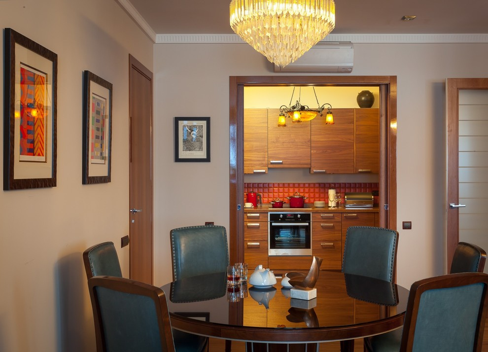 Houzz тур: Квартира с комодом эпохи ар деко и мотивом Эркюля Пуаро