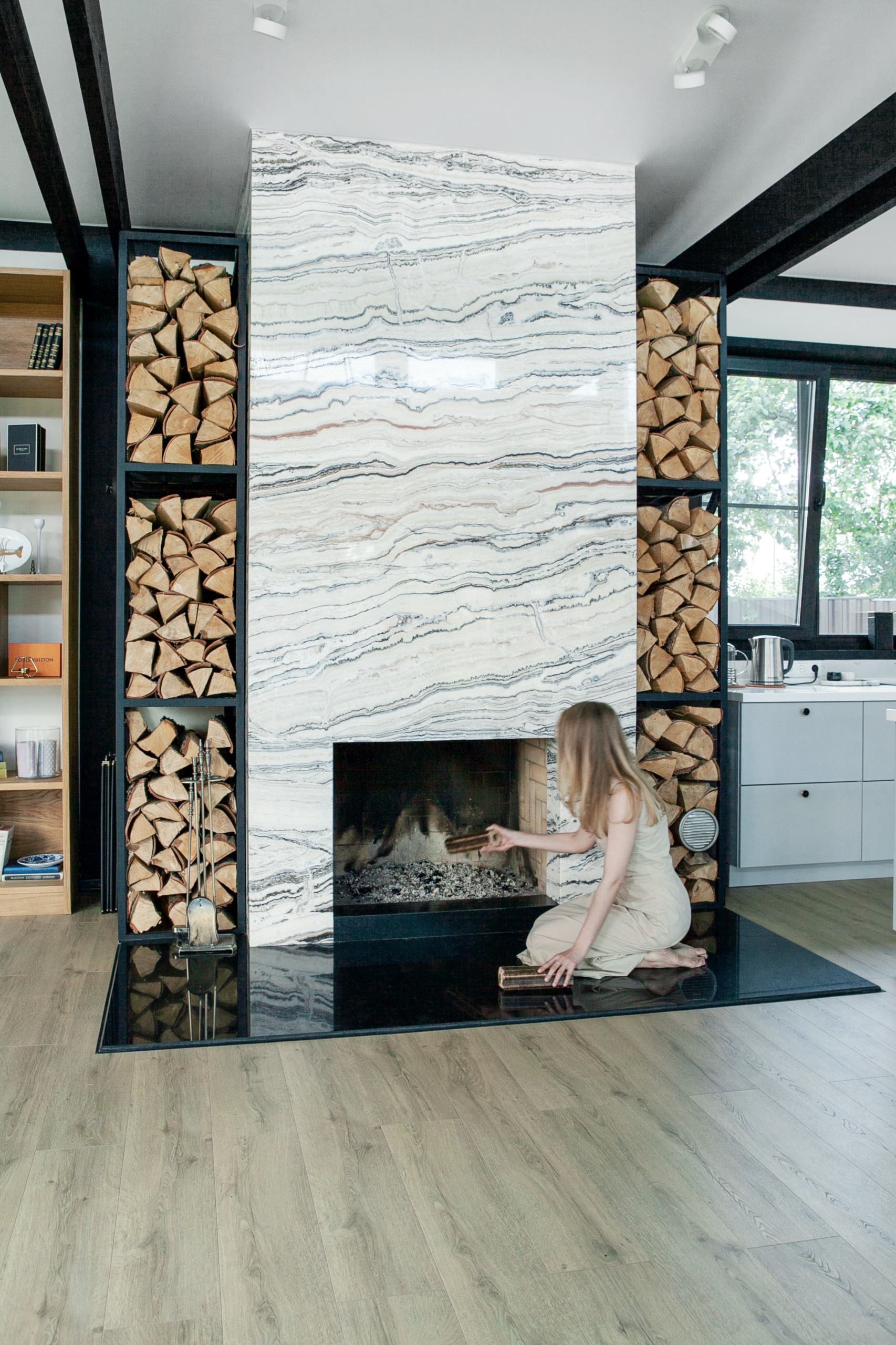 Вопрос: Как подвести воздух к камину