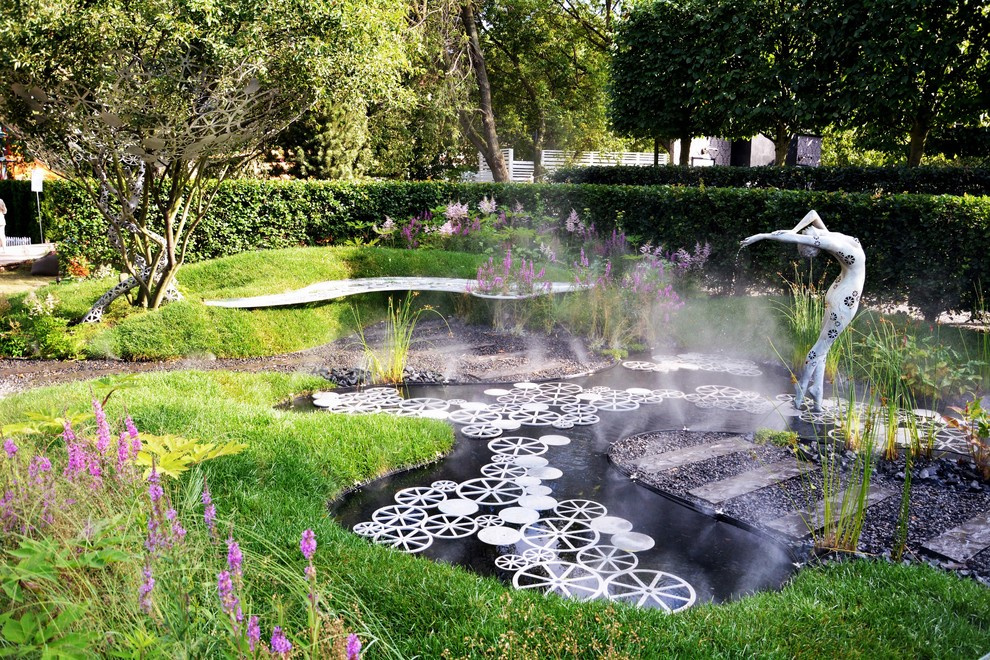 Как правильно: Организовать туман в саду