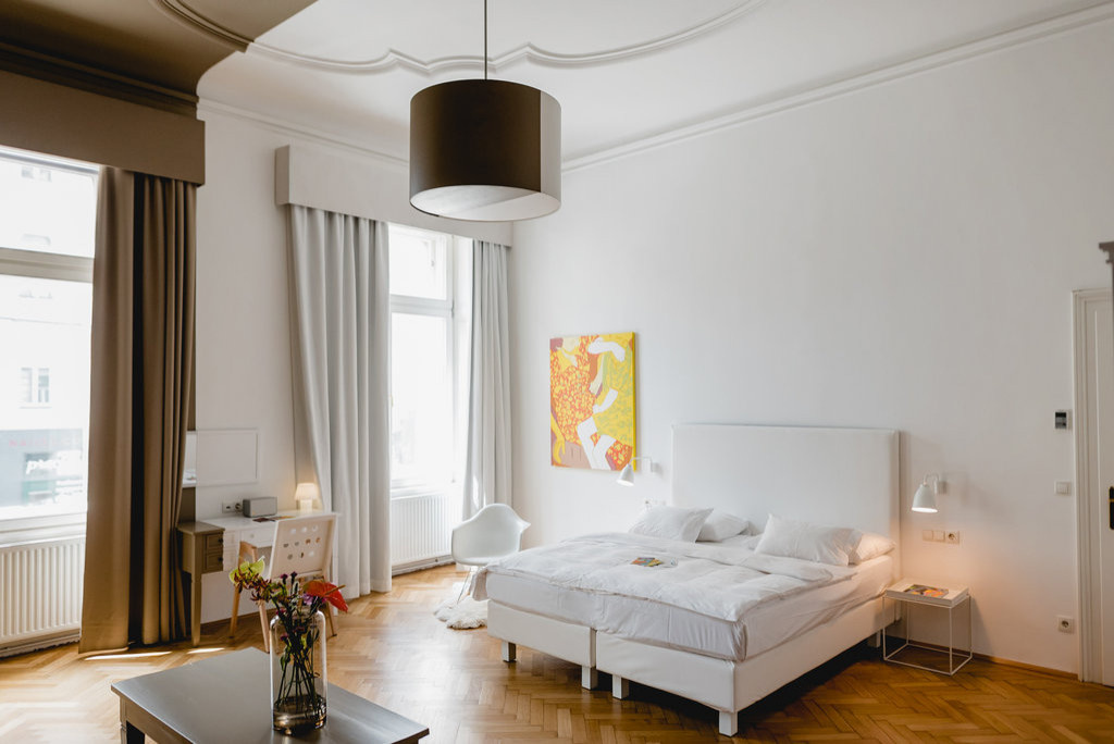 Подсмотрено в отеле: Живопись как центральная тема интерьера