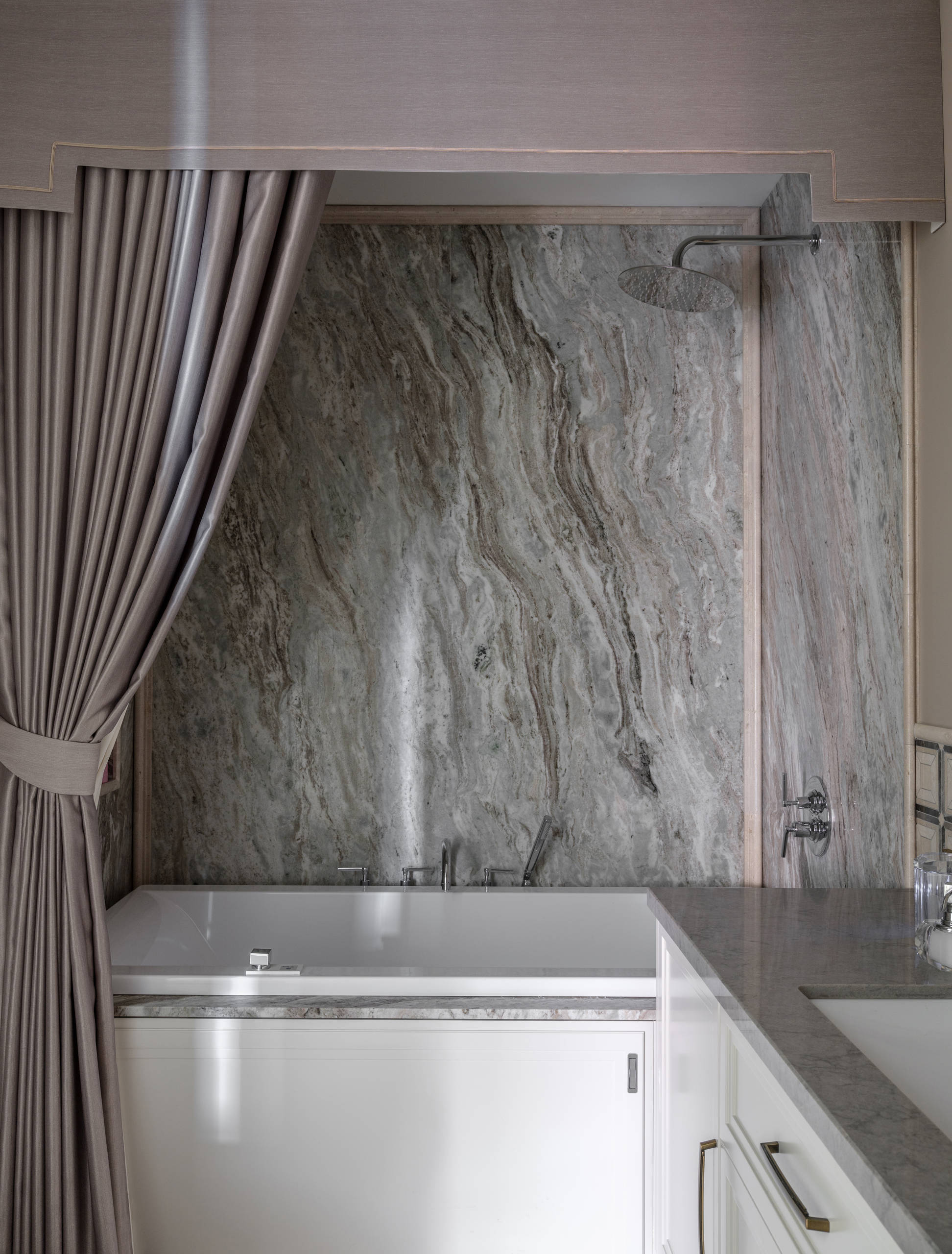 Только фото: Ванна в нише