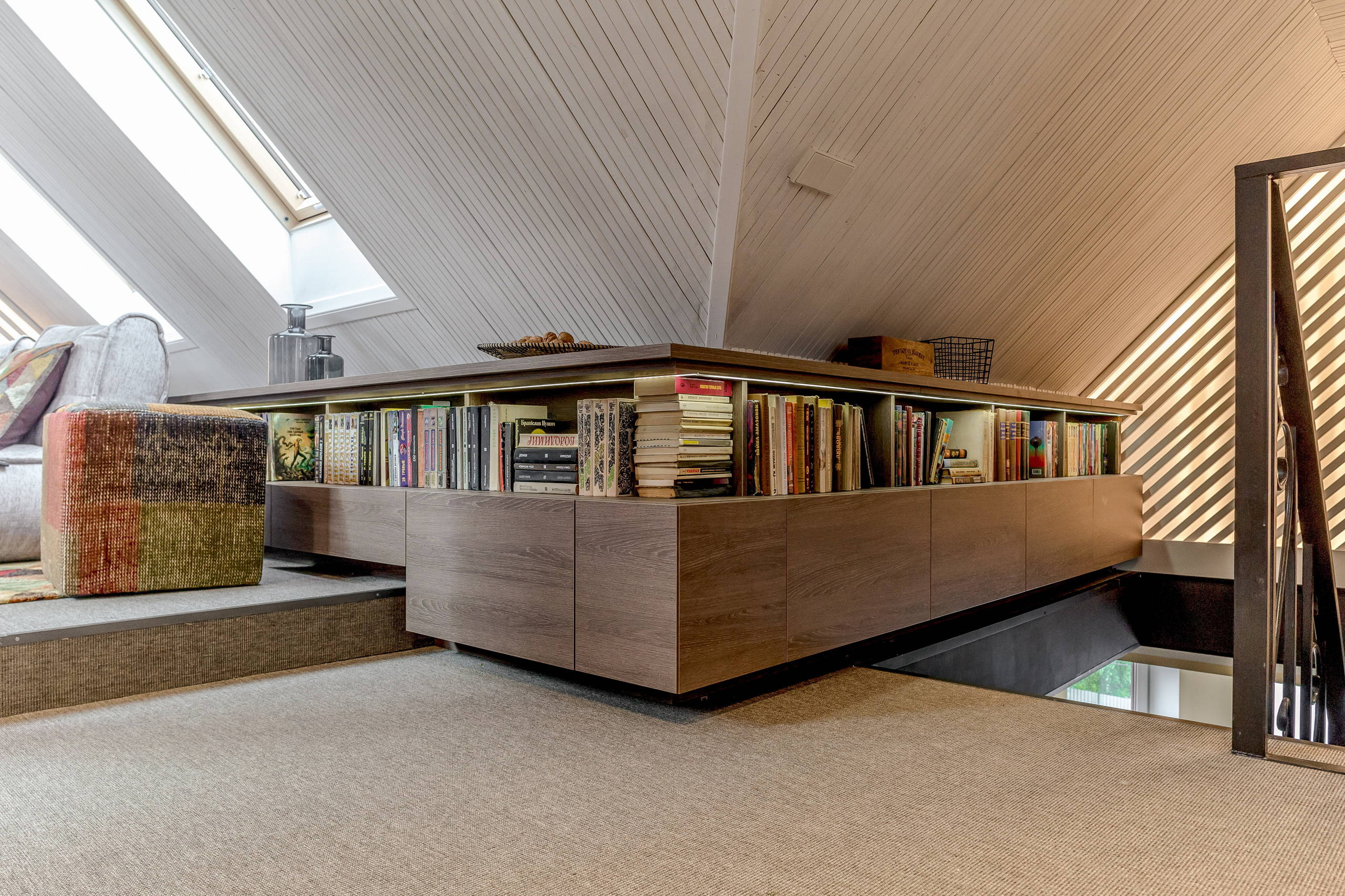 Мансарда: Что делать, если конек низкий