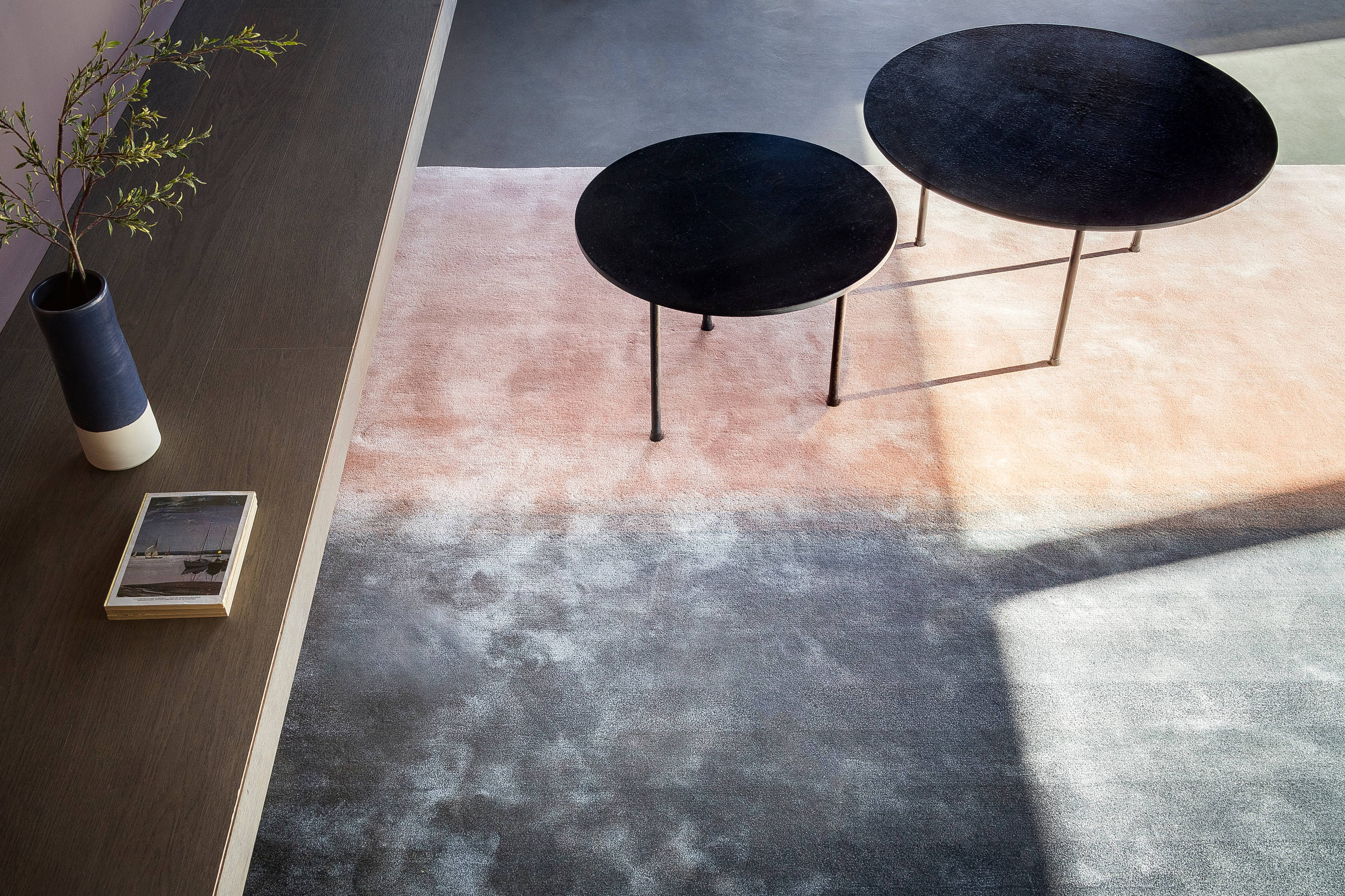 Микротренды: Чем модный ковер отличается от обычного