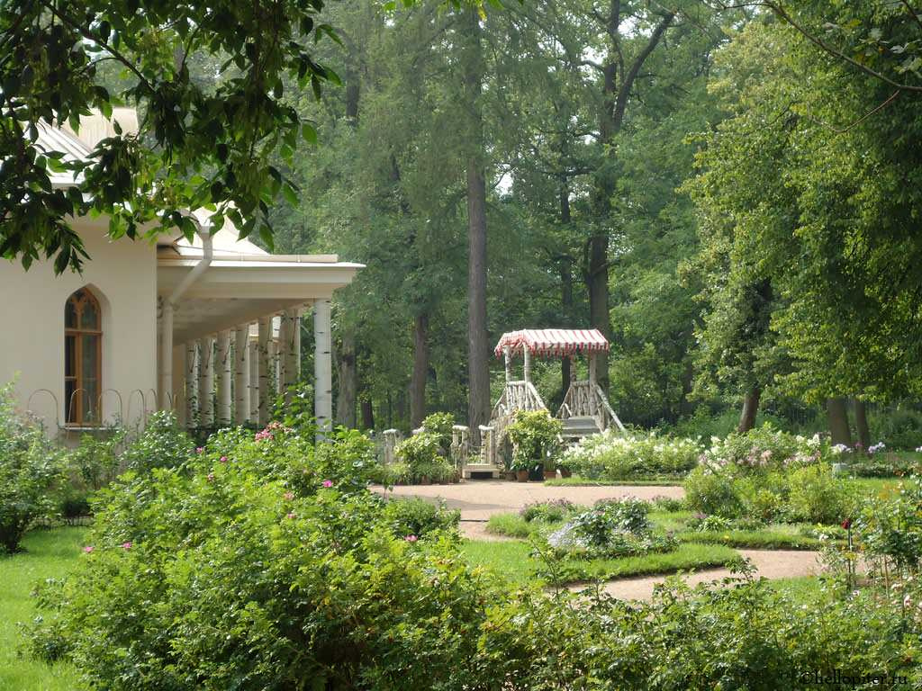 Русская дача: От императорских коттеджей до фазенды на шести сотках