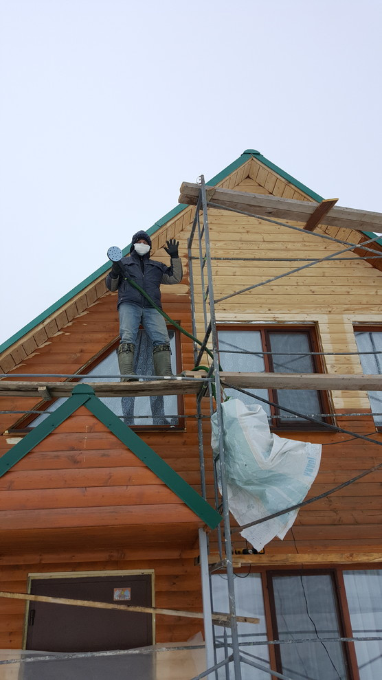 Вопрос: Как (и чем) покрасить деревянный дом снаружи