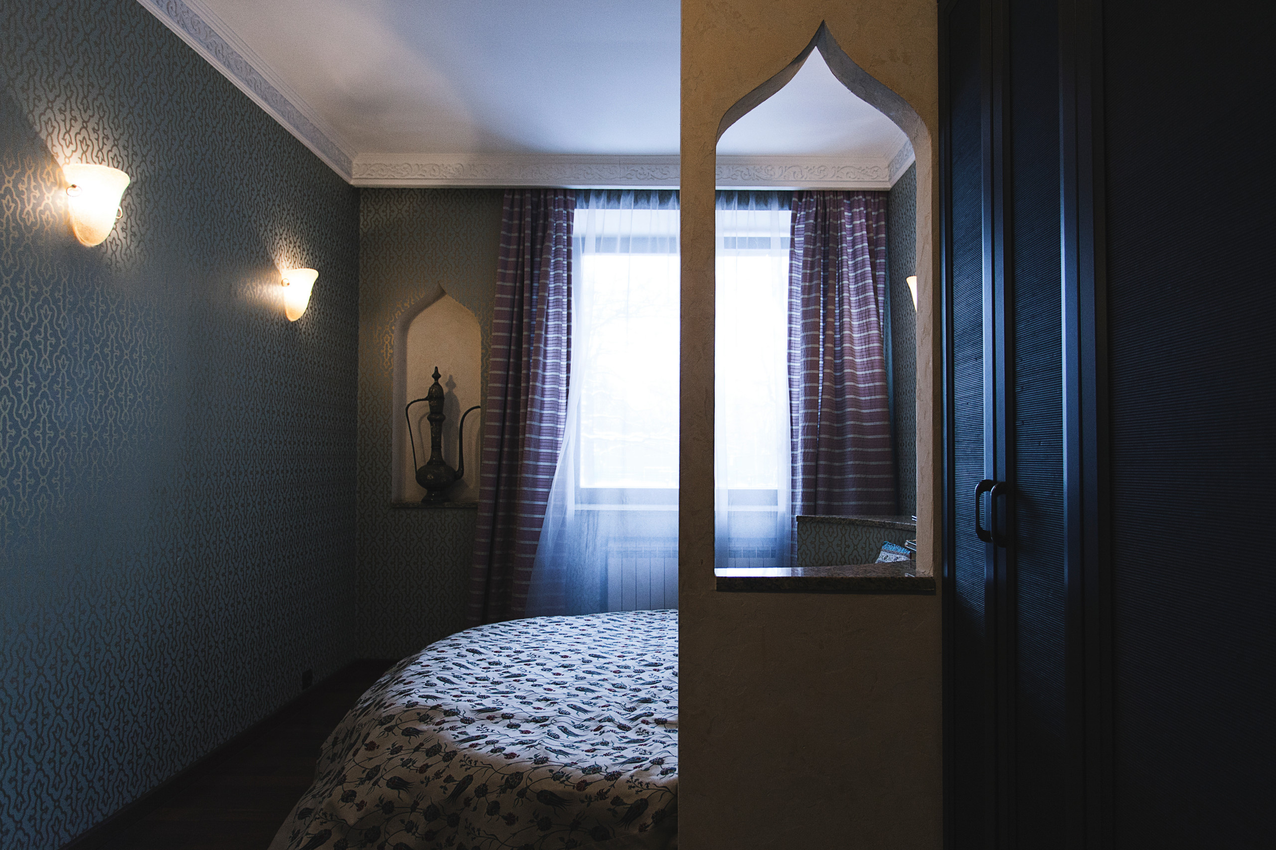 В гостях: Традиции лезгин на фоне интерьера с восточным уклоном