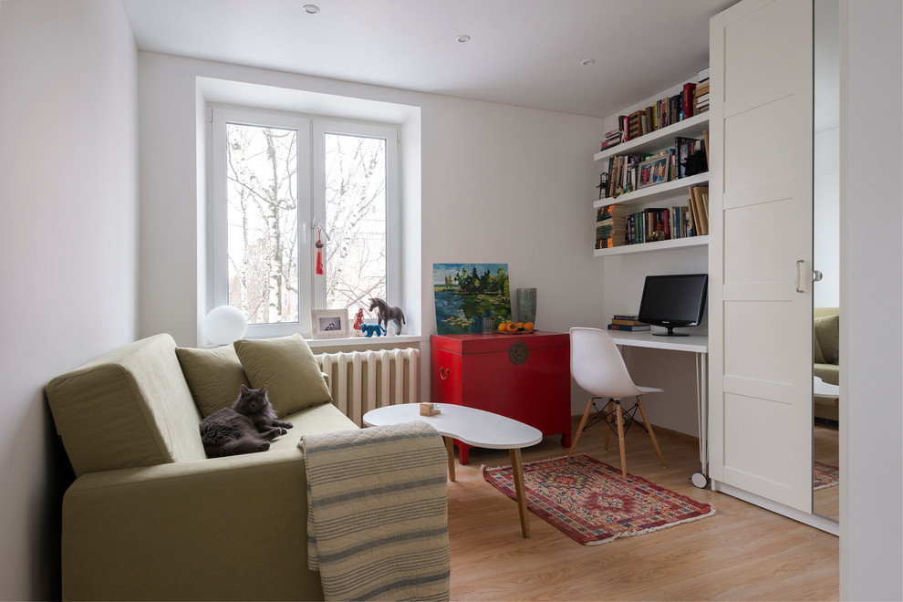 В гостях: Две комнаты и два кабинета в квартире площадью 31 кв.м