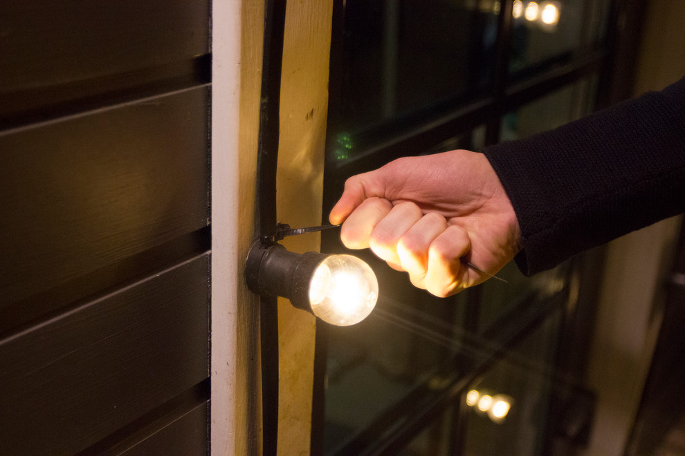 Уже пора: Как правильно выбрать гирлянду для фасада