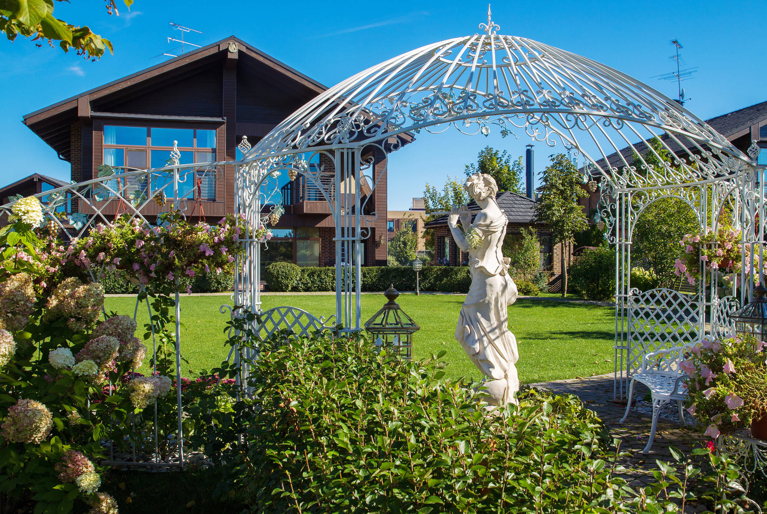 В гостях: Подмосковный сад со средиземноморским характером