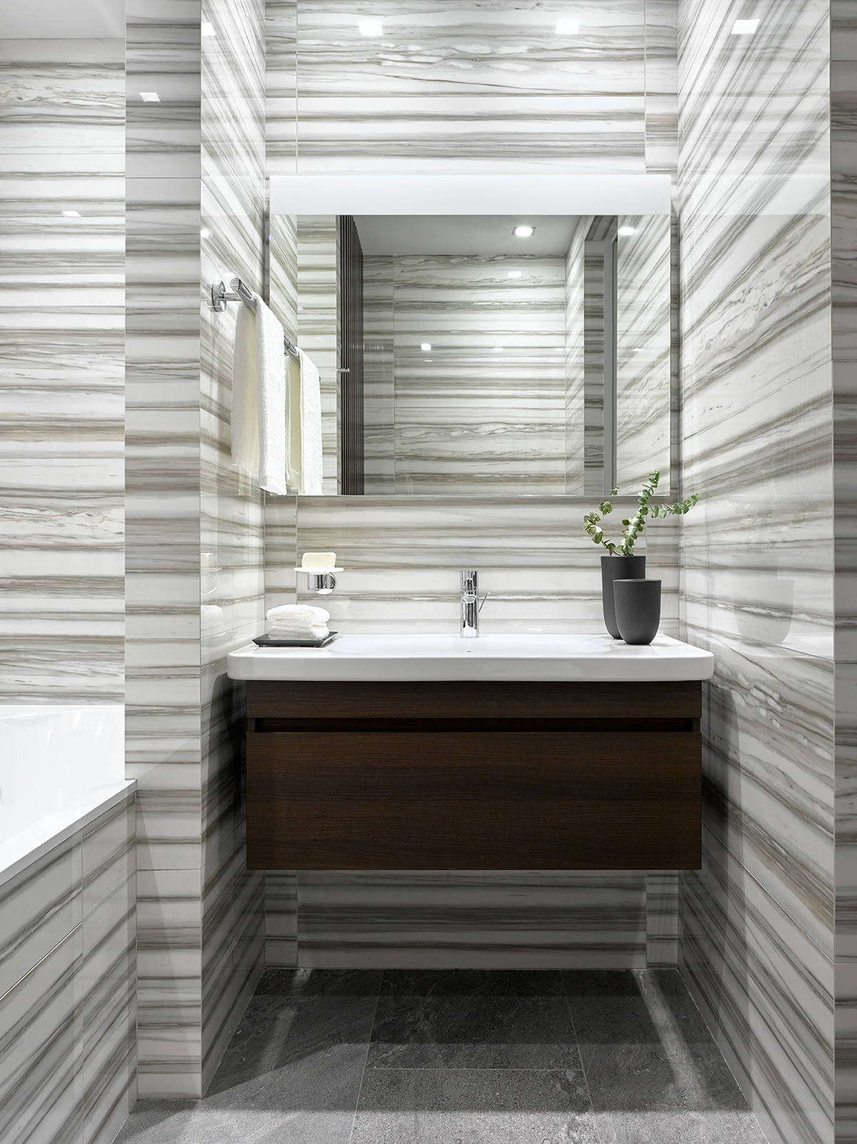 Houzz тур: Квартира с пятью (!) окнами в гостиной