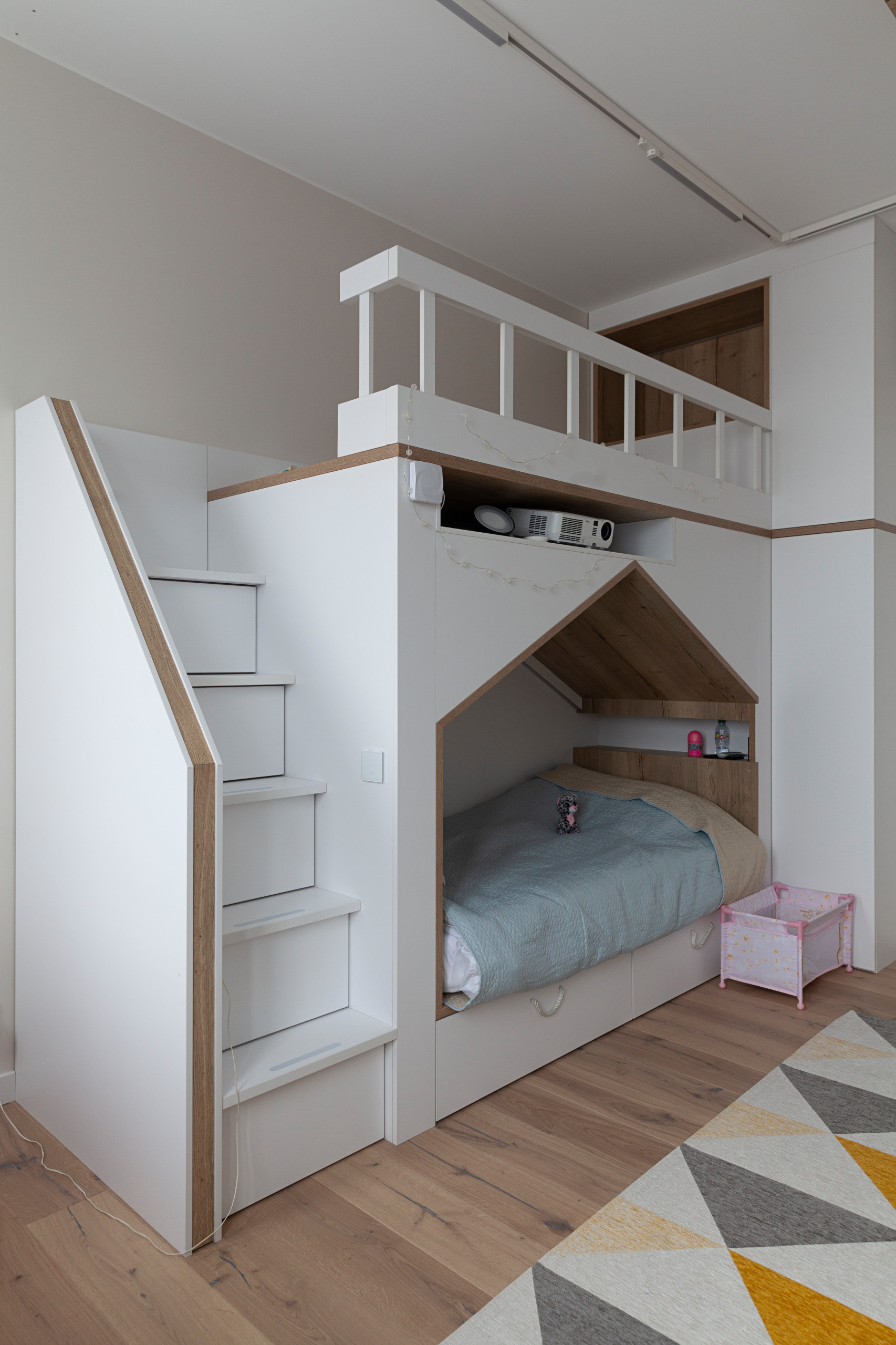 В гостях: Рациональный минимализм для молодой семьи