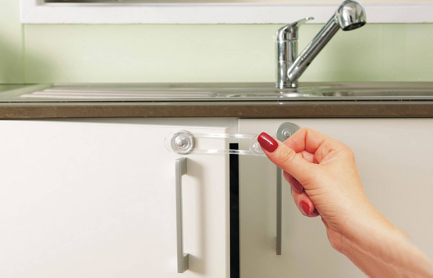 Вопрос: Как сделать квартиру безопасной для ребенка