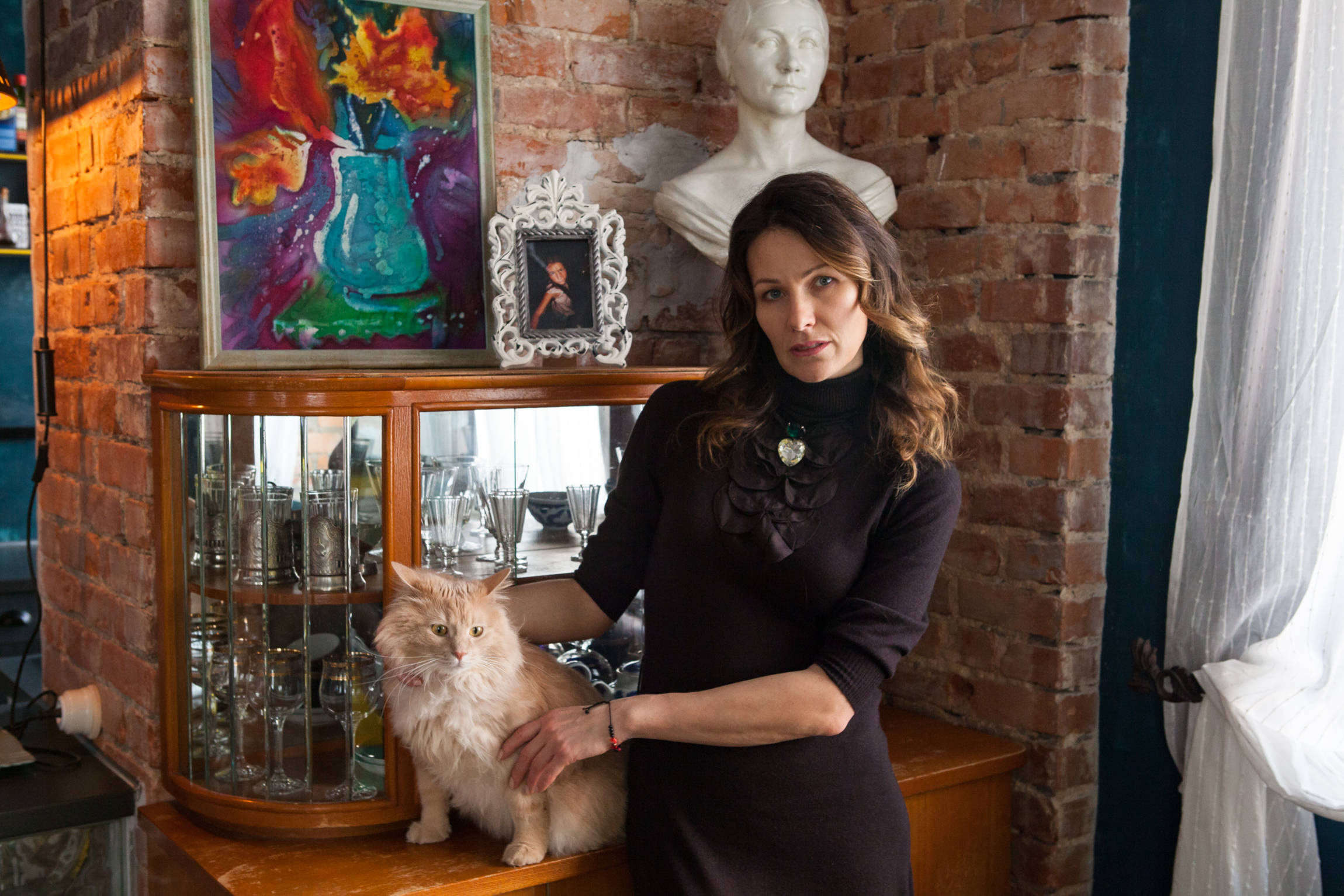 В гостях: Лофт, винтаж и семь окон в квартире в Смоленске