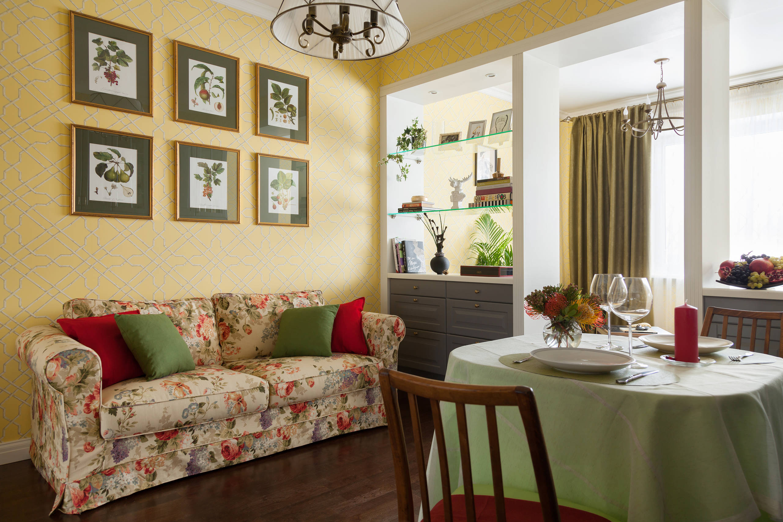 Houzz тур: Интерьер с классическими мотивами для молодой девушки