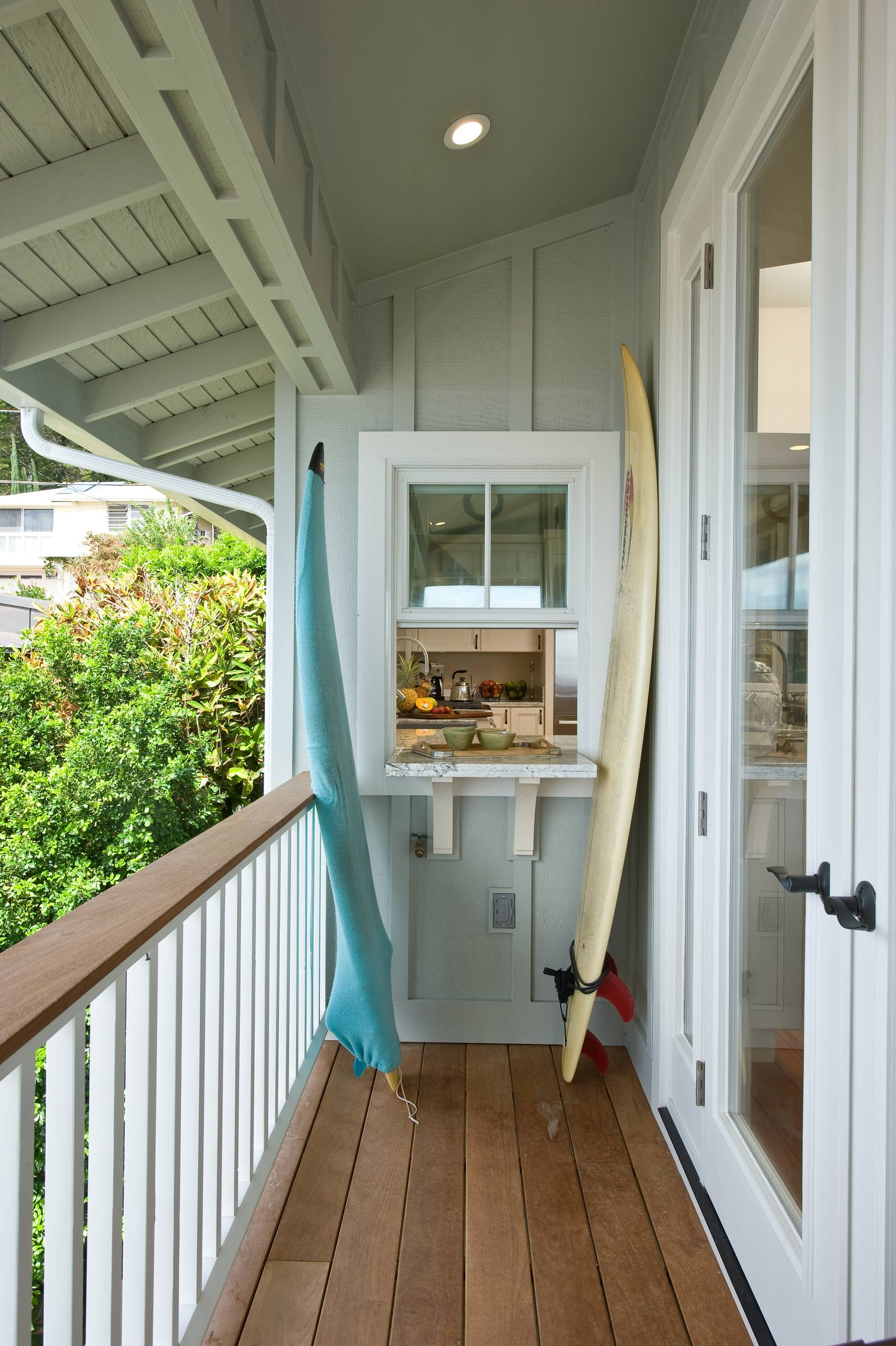 Раздаточное окно: Атавизм или новая тенденция?