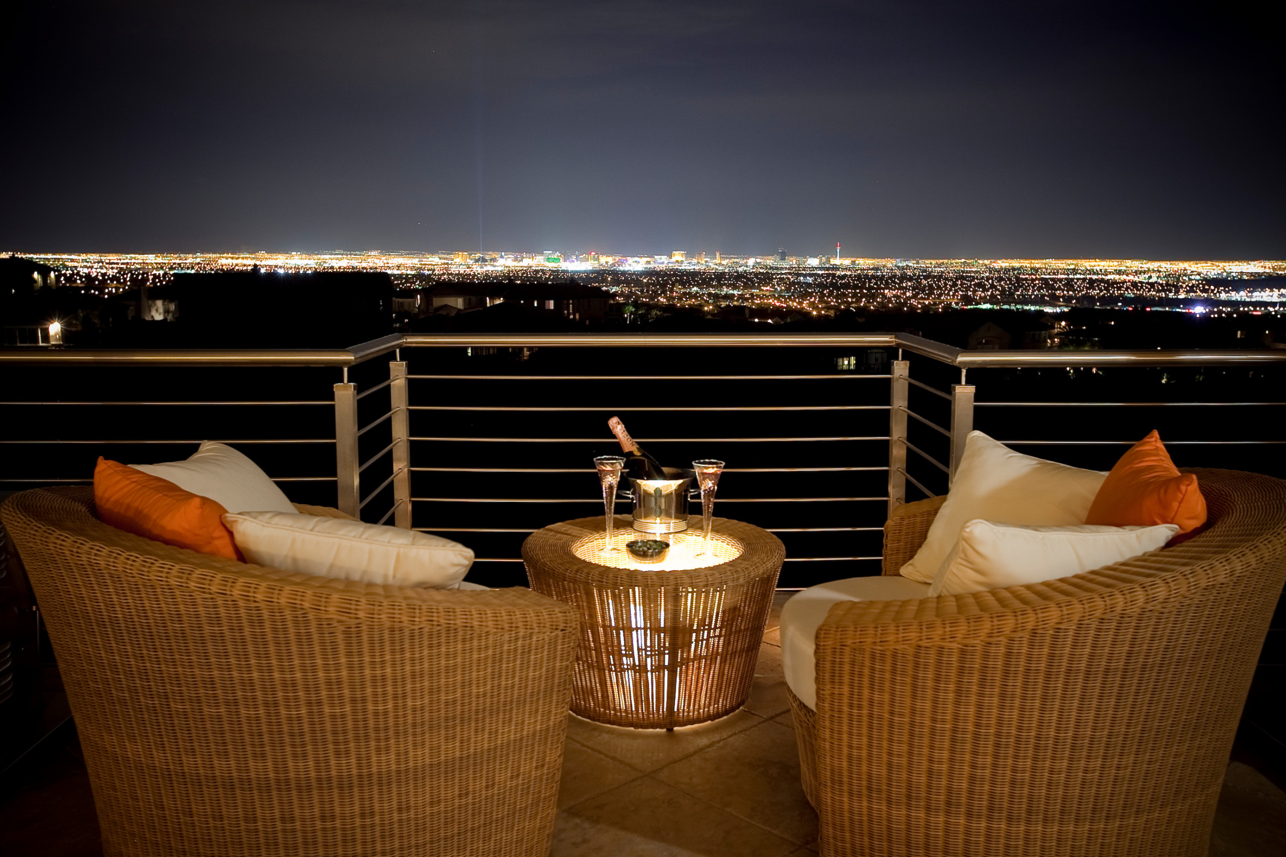 Фотоохота: 87 балконов, вдохновляющих дизайном и видом на город