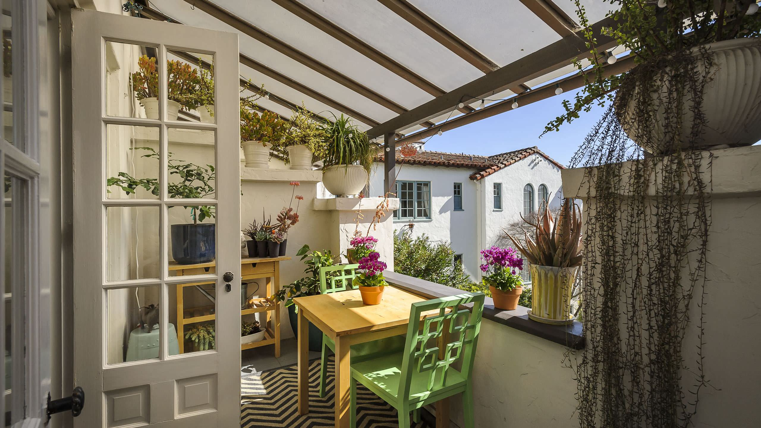 Фотоохота: 87 балконов, вдохновляющих дизайном и видом на город